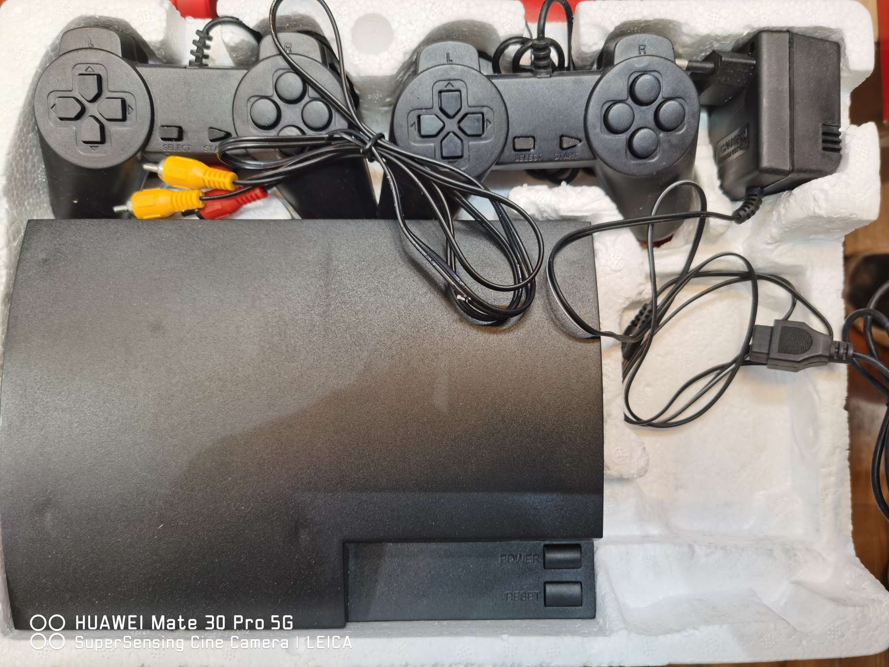 游戏机F3白底实物图