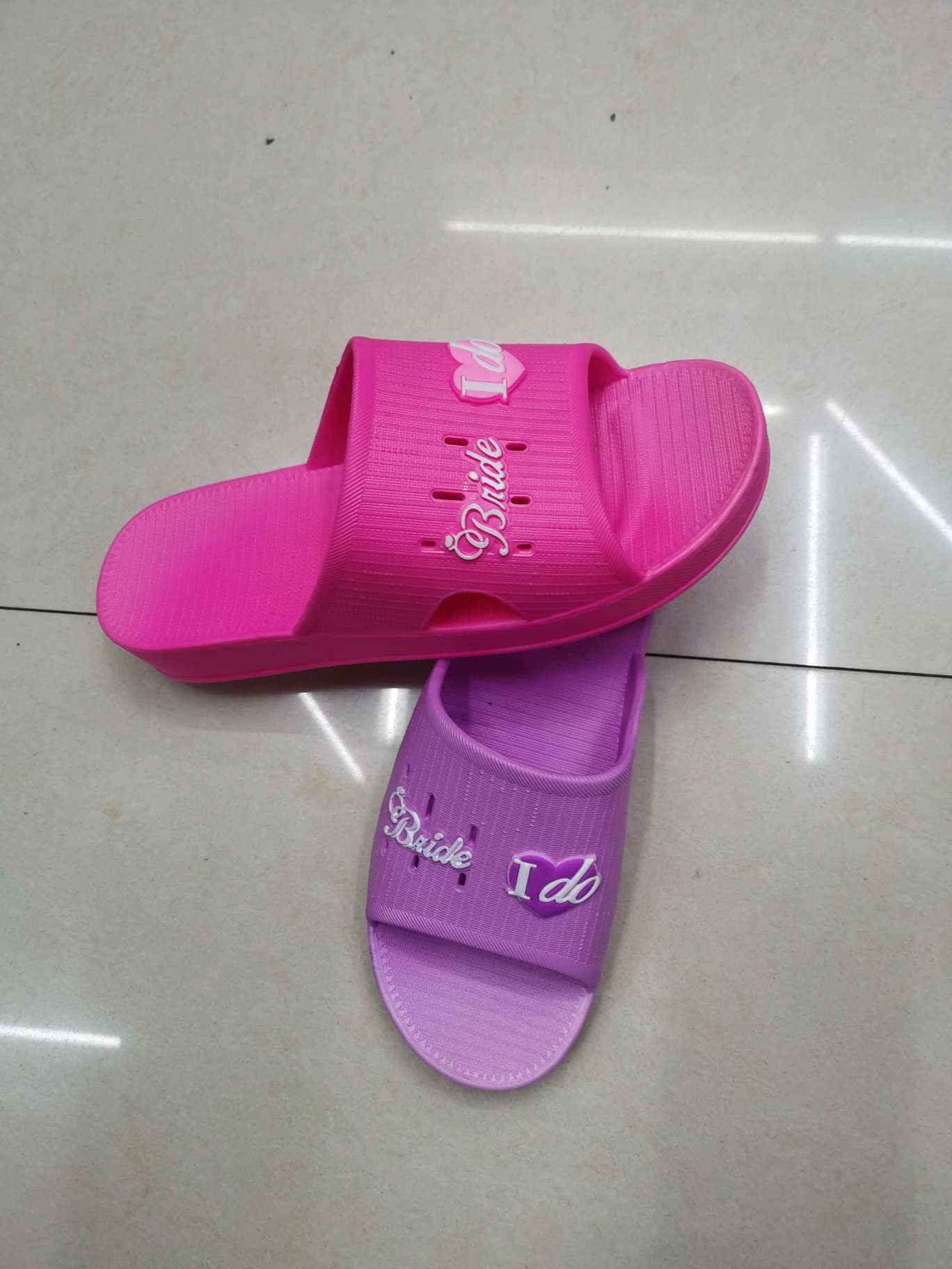 家居拖鞋女式防滑产品图