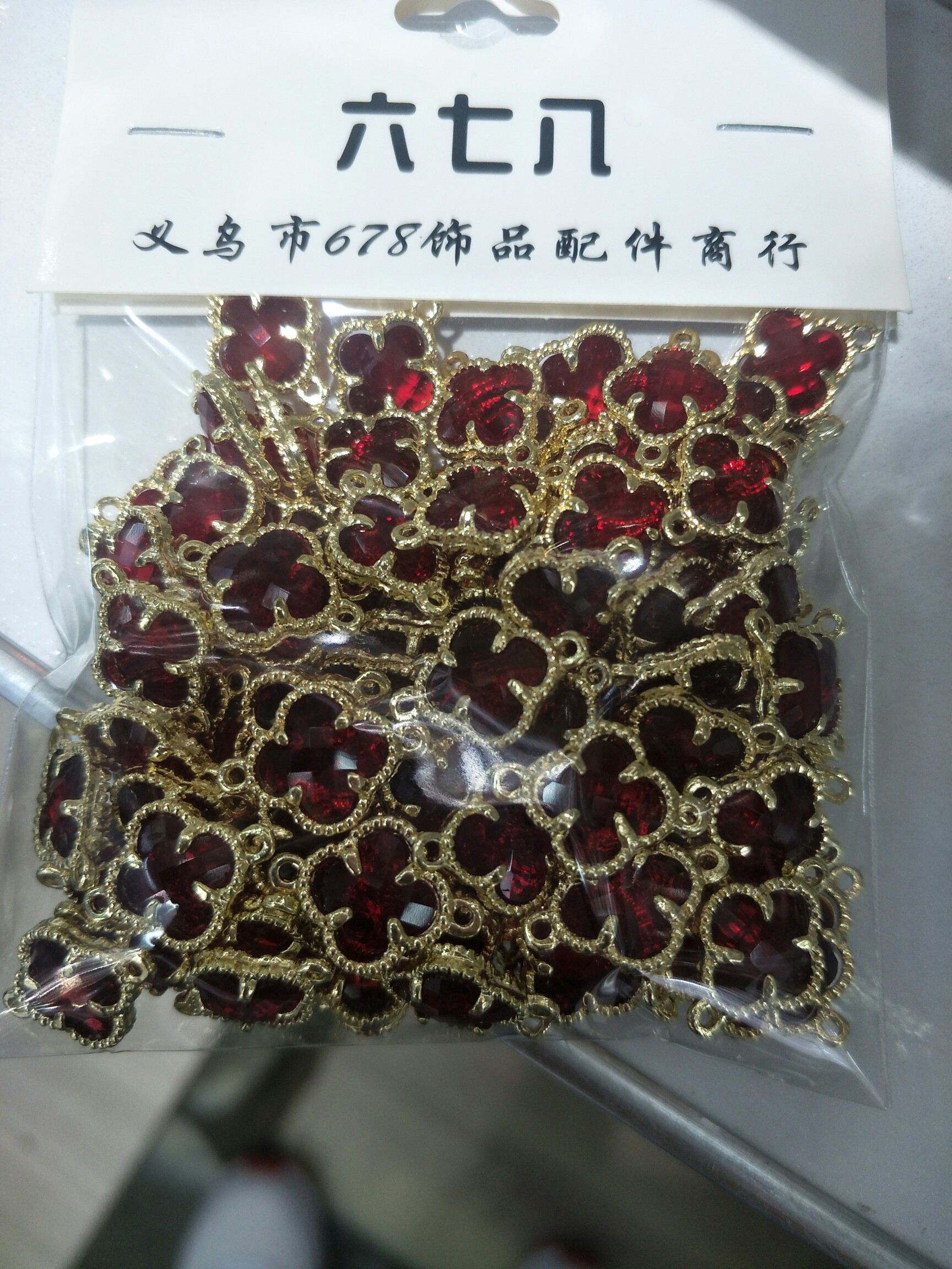 Accessories for accessories, bracelets, necklaces, earrings, clothes and shoes thumbnail