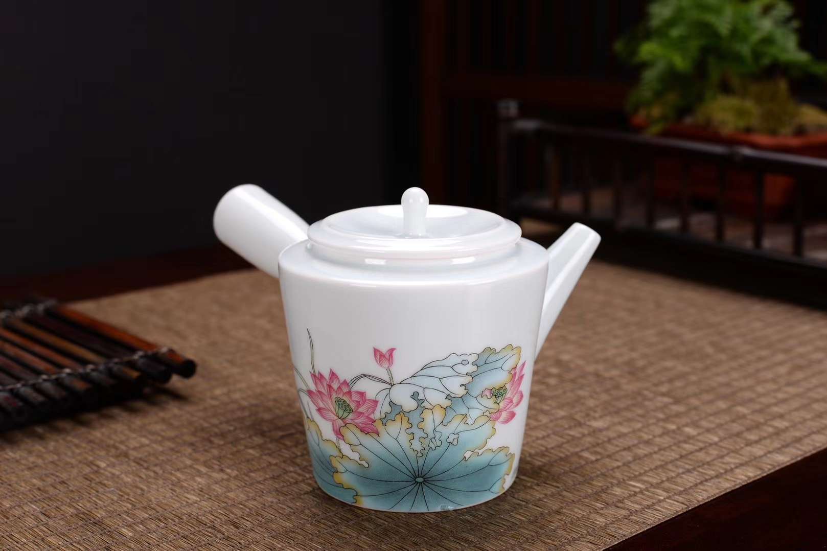 Yiwu's fine products: Yingri Lotus Tea Sets