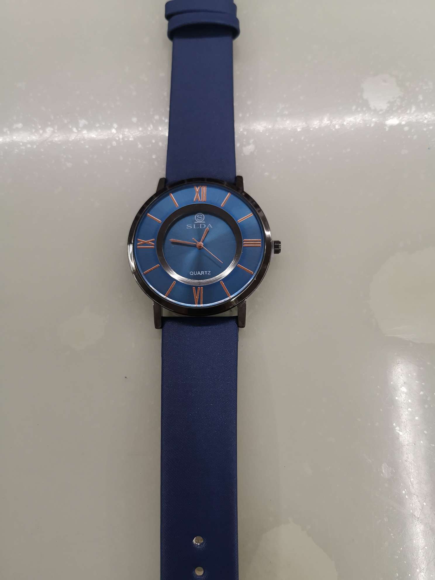 The style series men's watch in blue