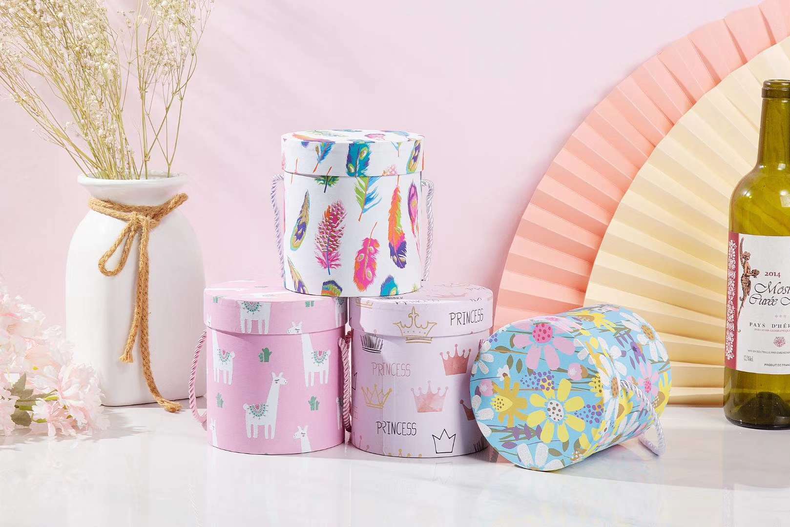 Tianxiang Craft Gift Box, creative gifts, creative round bucket hand bill of lading box, flip cover surprise video box, packaging box, gift packaging premium full figure