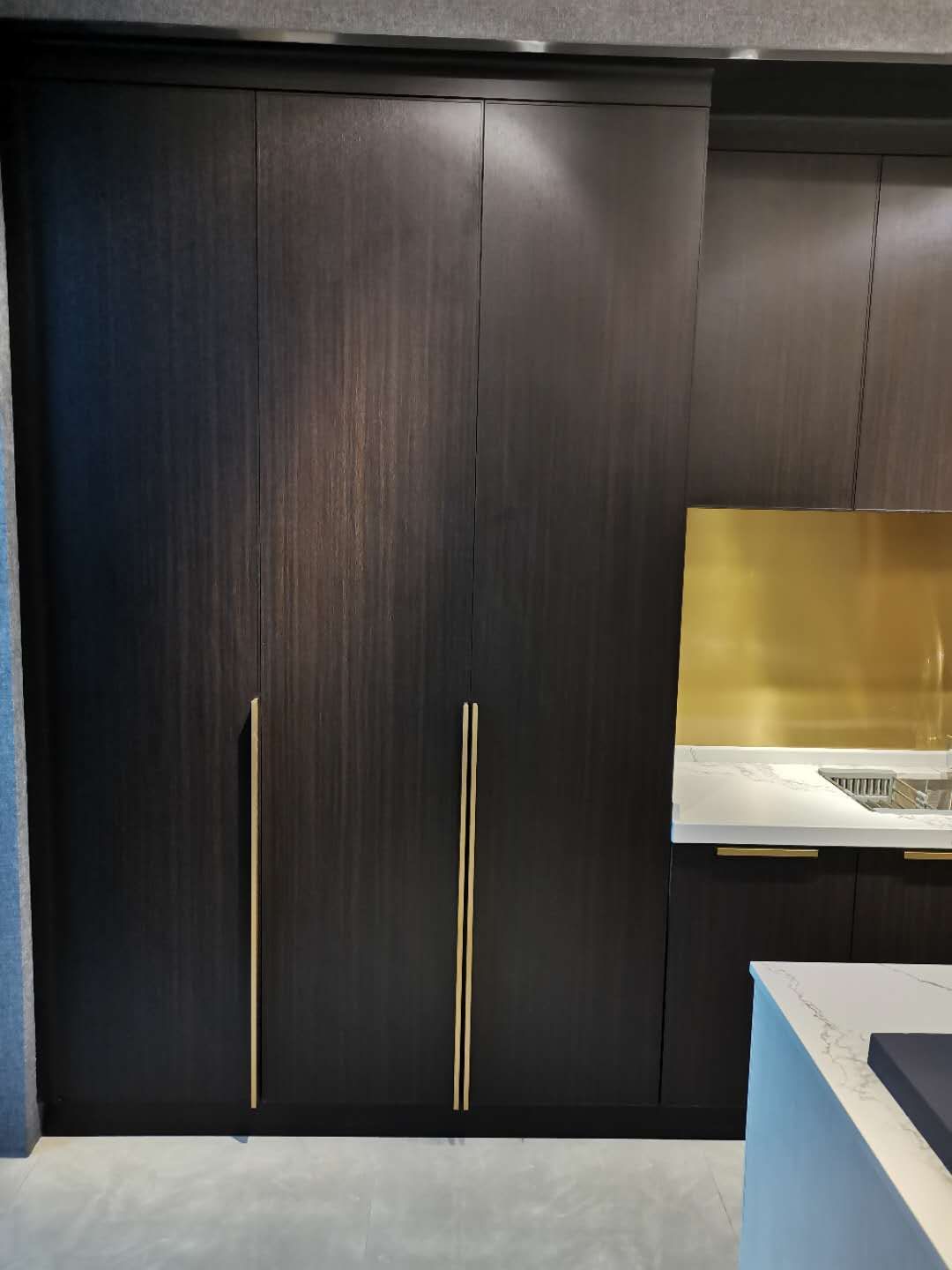Yishabera all-aluminum home kitchen cabinets, wardrobes, wine cabinets, antique display stands, decorative cabinets, modern and simple new Chinese style light luxury details Picture