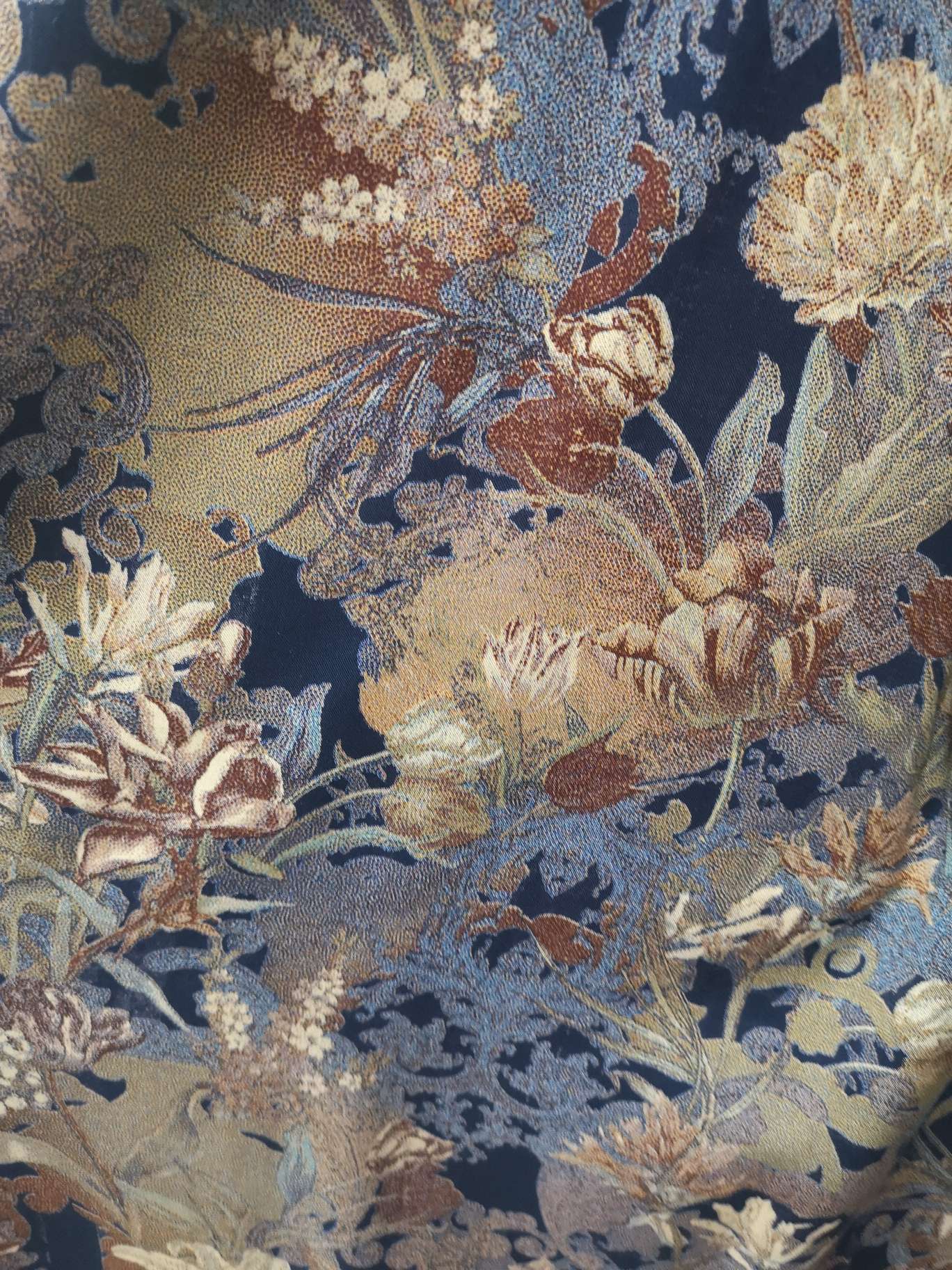 Direct sales from the manufacturer of silk and cotton fabric with gold background printing, wholesale stock and custom orders