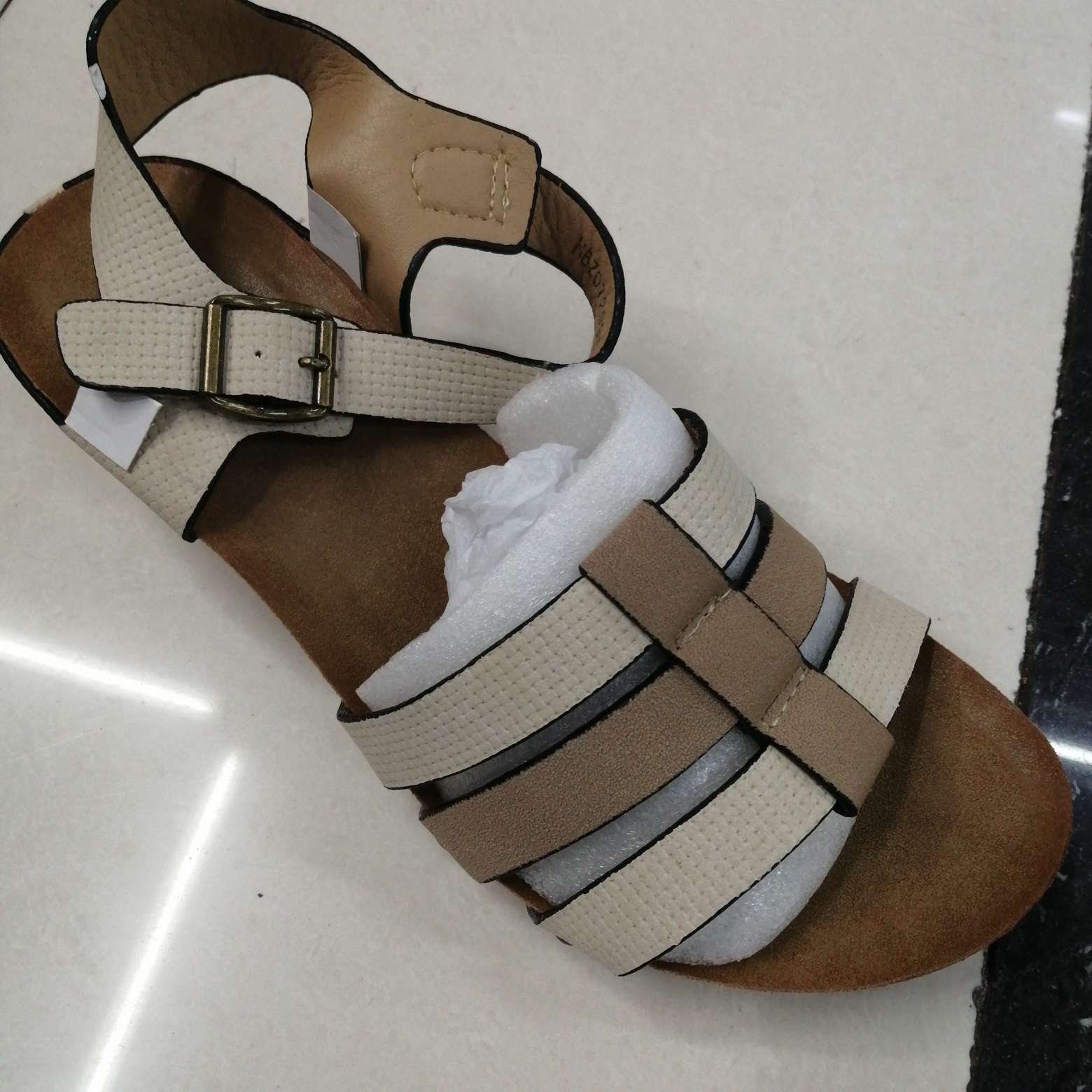 时尚女凉鞋女式平底带扣凉鞋清凉一夏优质女鞋