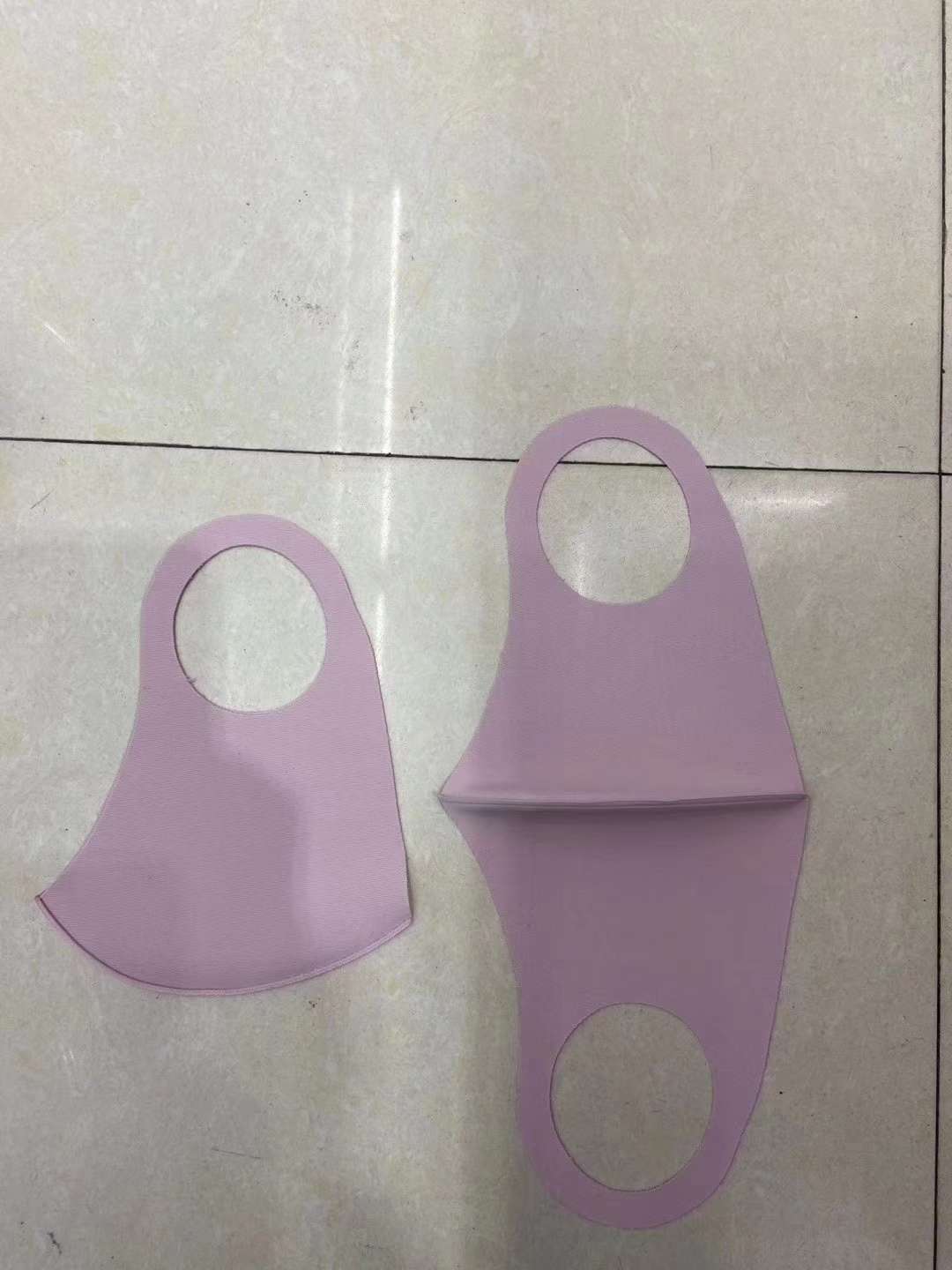 冰丝口罩白底实物图