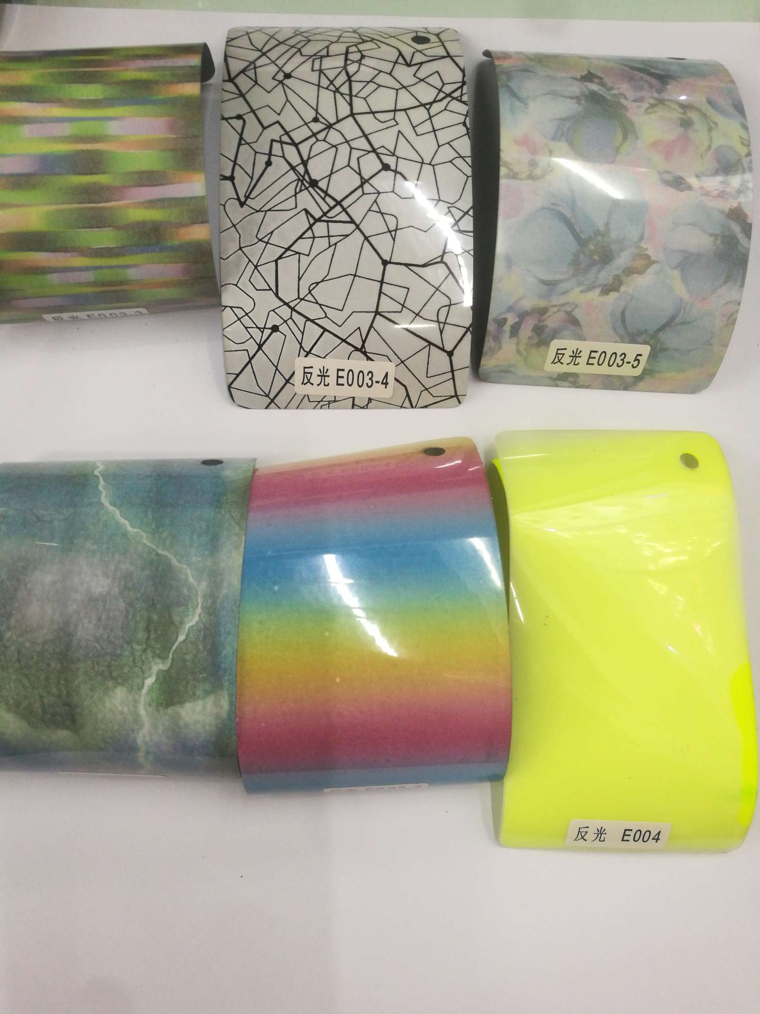 Reflective engraving film, heat transfer engraving film, hot stamping, hot stamping, clothing accessories, clothing accessories, T-shirt engraving film, hot stamping Specification image