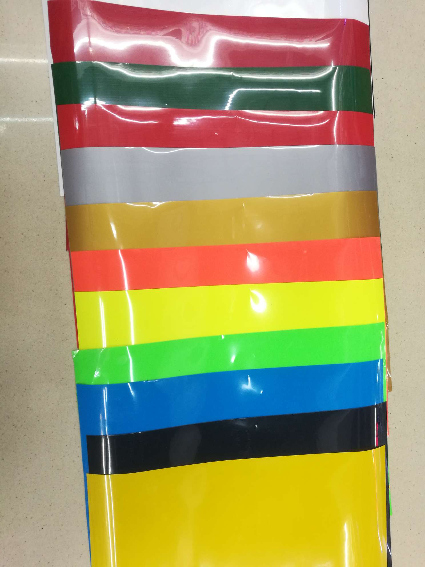 PU engraved film heat transfer, engraved film hot stamping, hot stamping, clothing accessories, clothing accessories, T-shirt engraved film hot stamping Item Picture