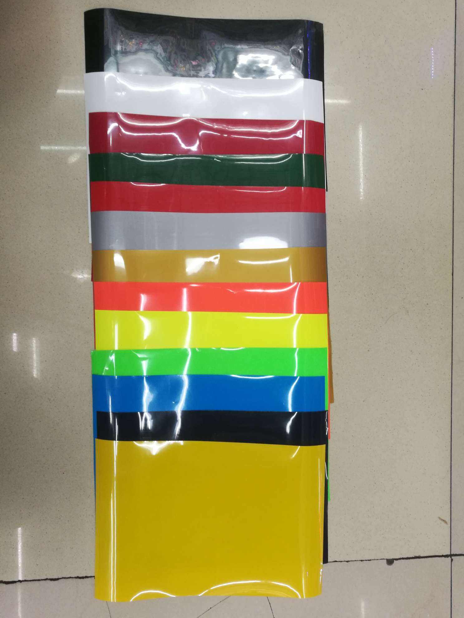 PU engraved film heat transfer, engraved film hot stamping, hot stamping, clothing accessories, clothing accessories, T-shirt engraved film hot stamping details Picture