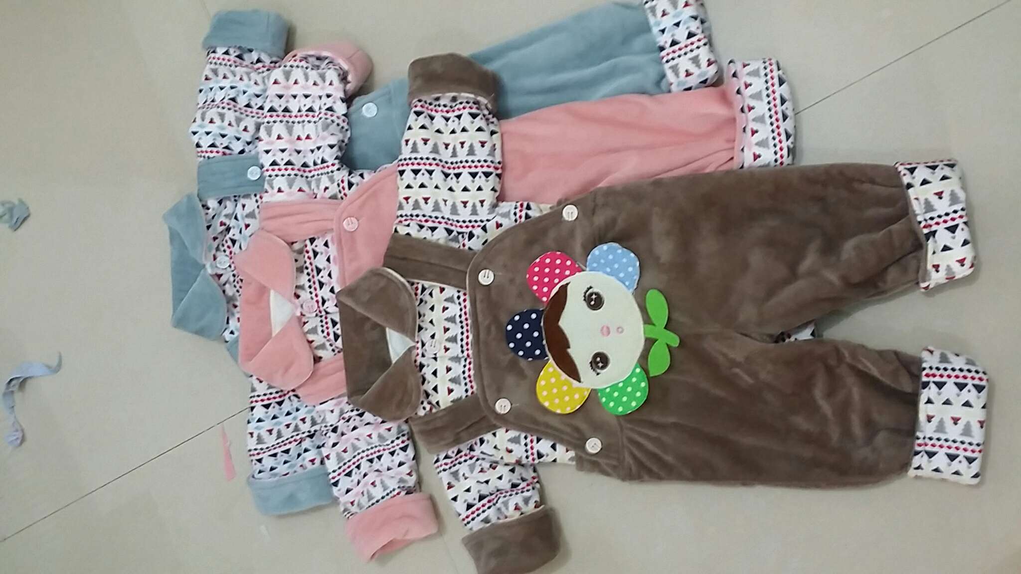 水晶绒秋冬连帽背带裤二件套太阳花款