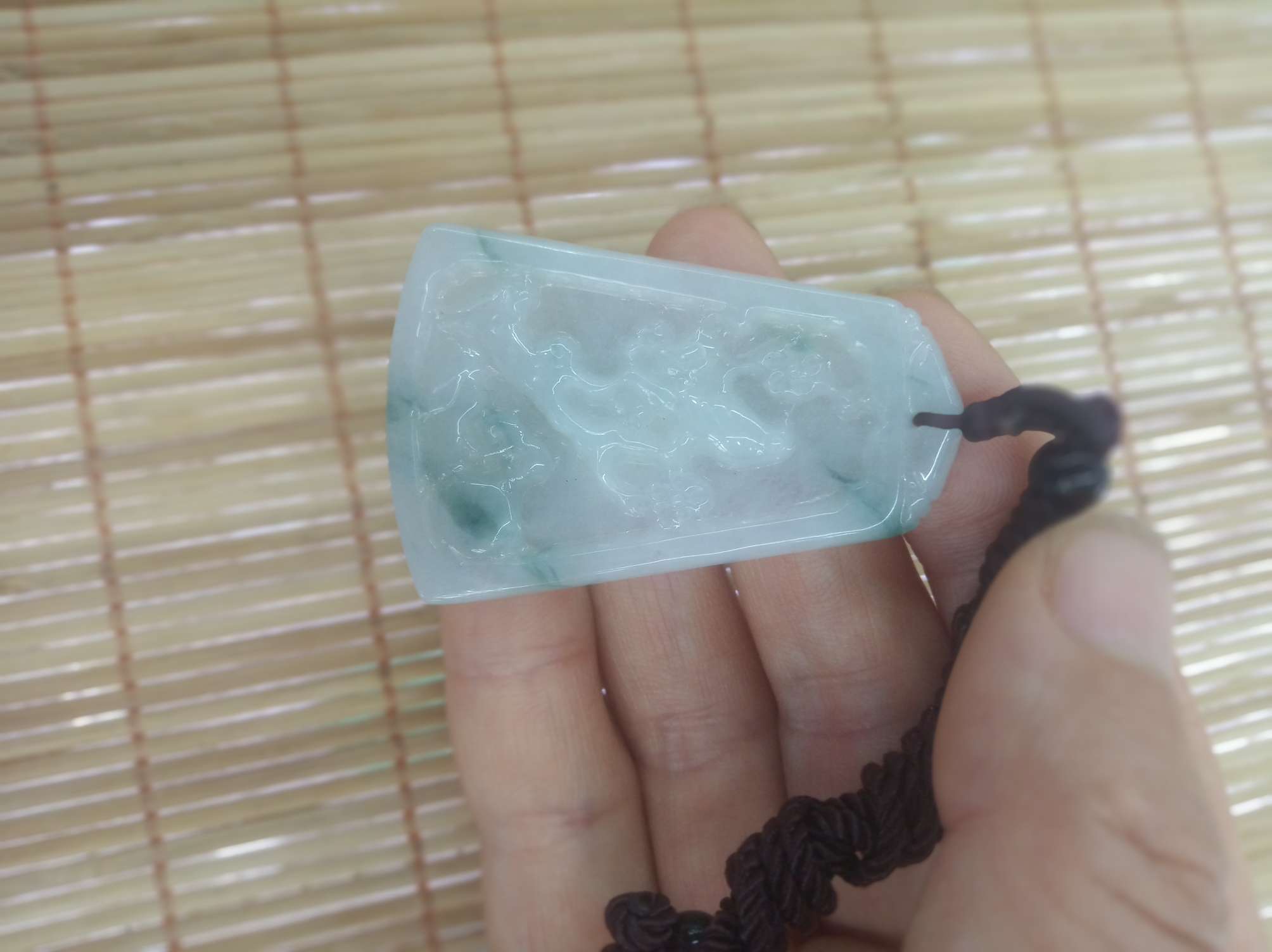 缅甸翡翠挂件  喜上眉梢  可私人订制各类挂件、摆件、手镯等产品图