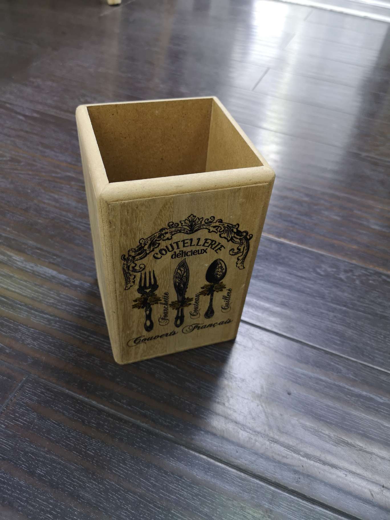 Cutlery holder thumbnail