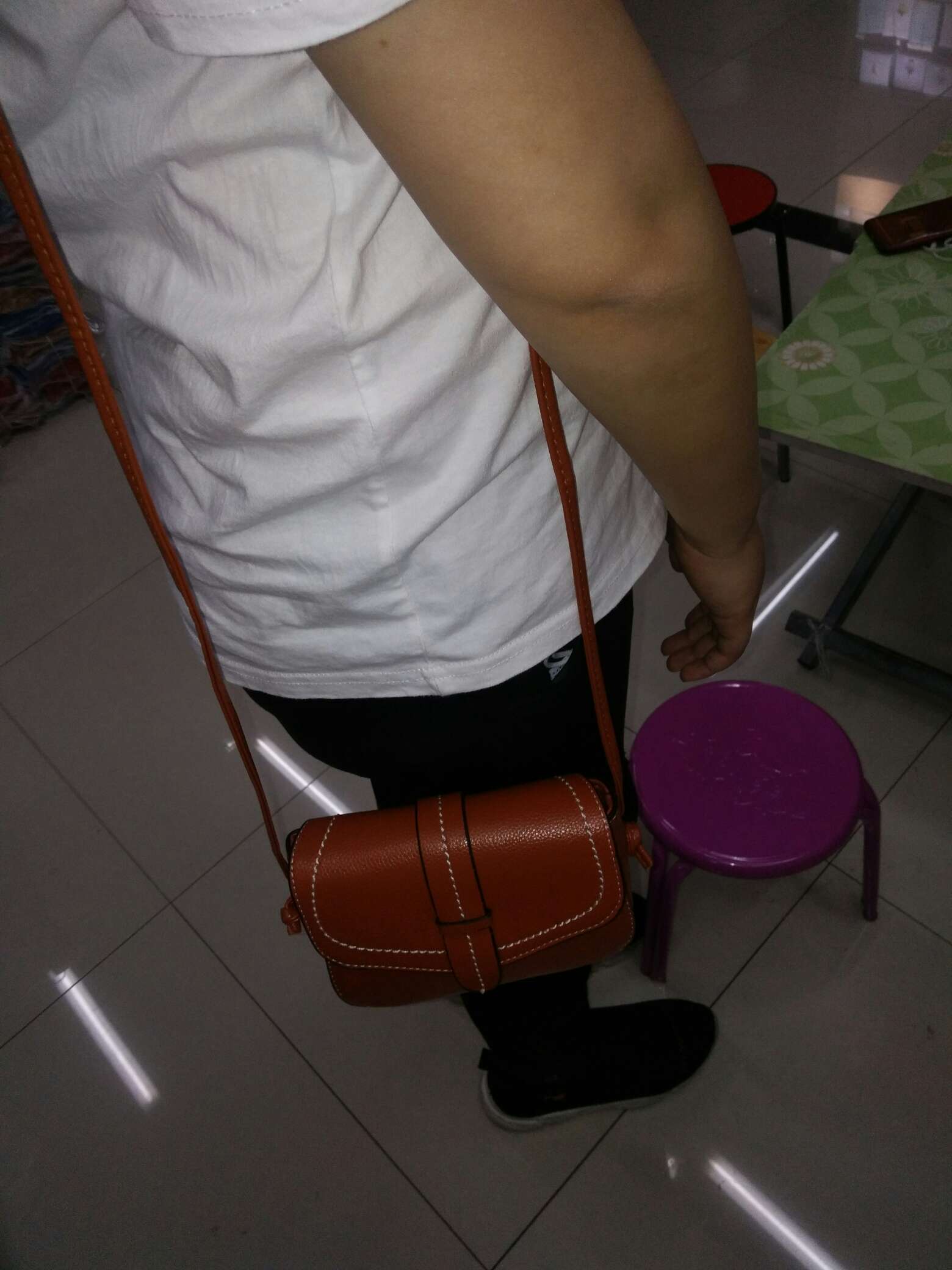 Small shoulder bag Application Scenario