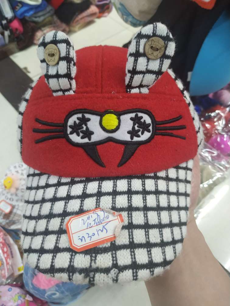 鸭舌帽