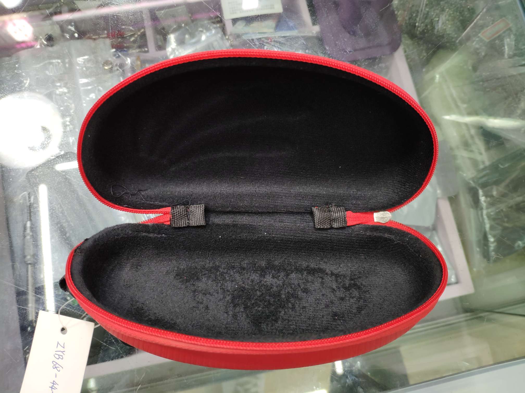眼镜盒/半月形产品图