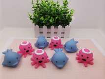 益智玩具 搪胶PVC海豚八爪鱼公仔粉色八爪鱼系列浮水蓝色海豚宝宝沐浴戏水