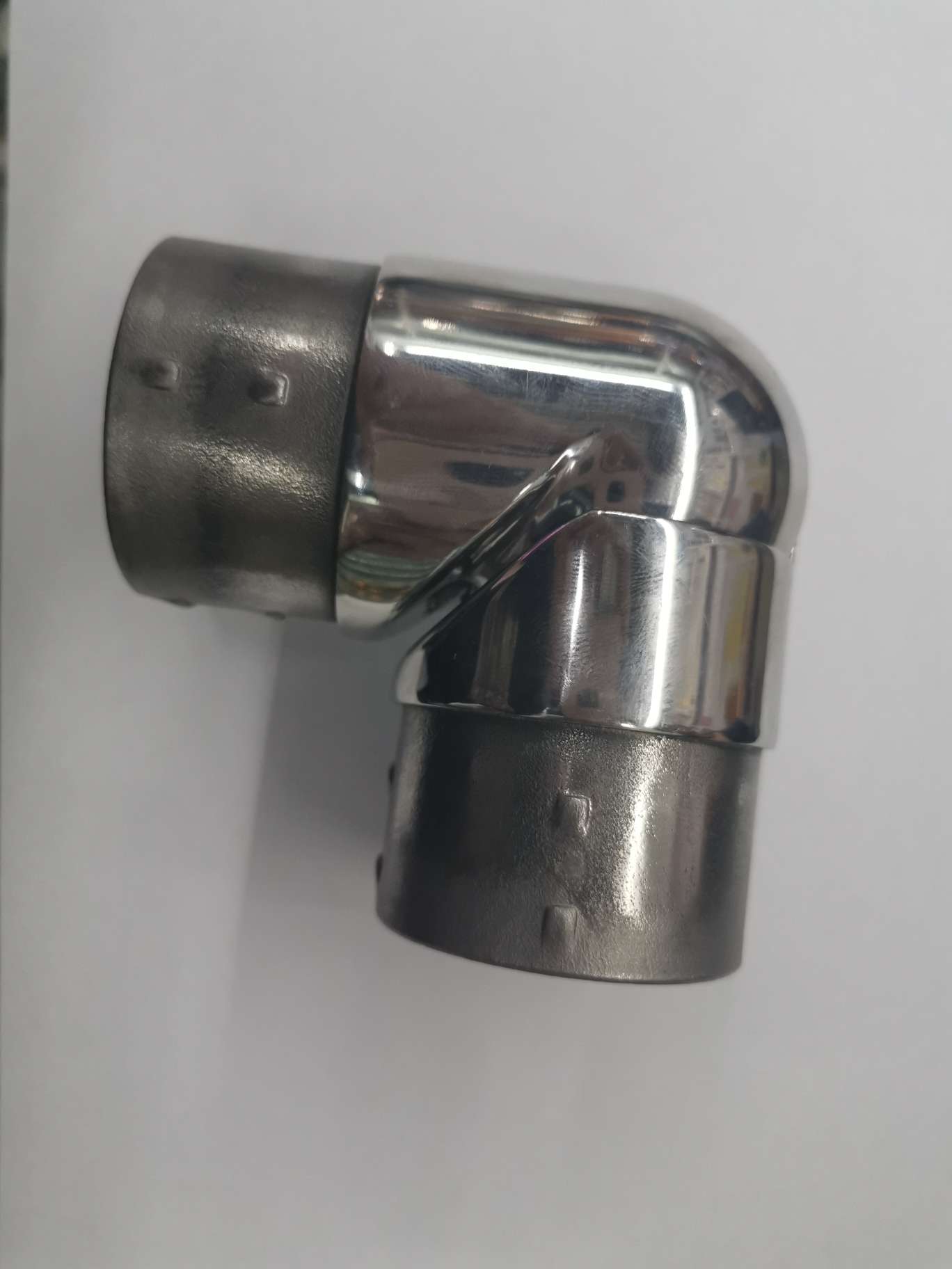 The bend of the precision thumbnail