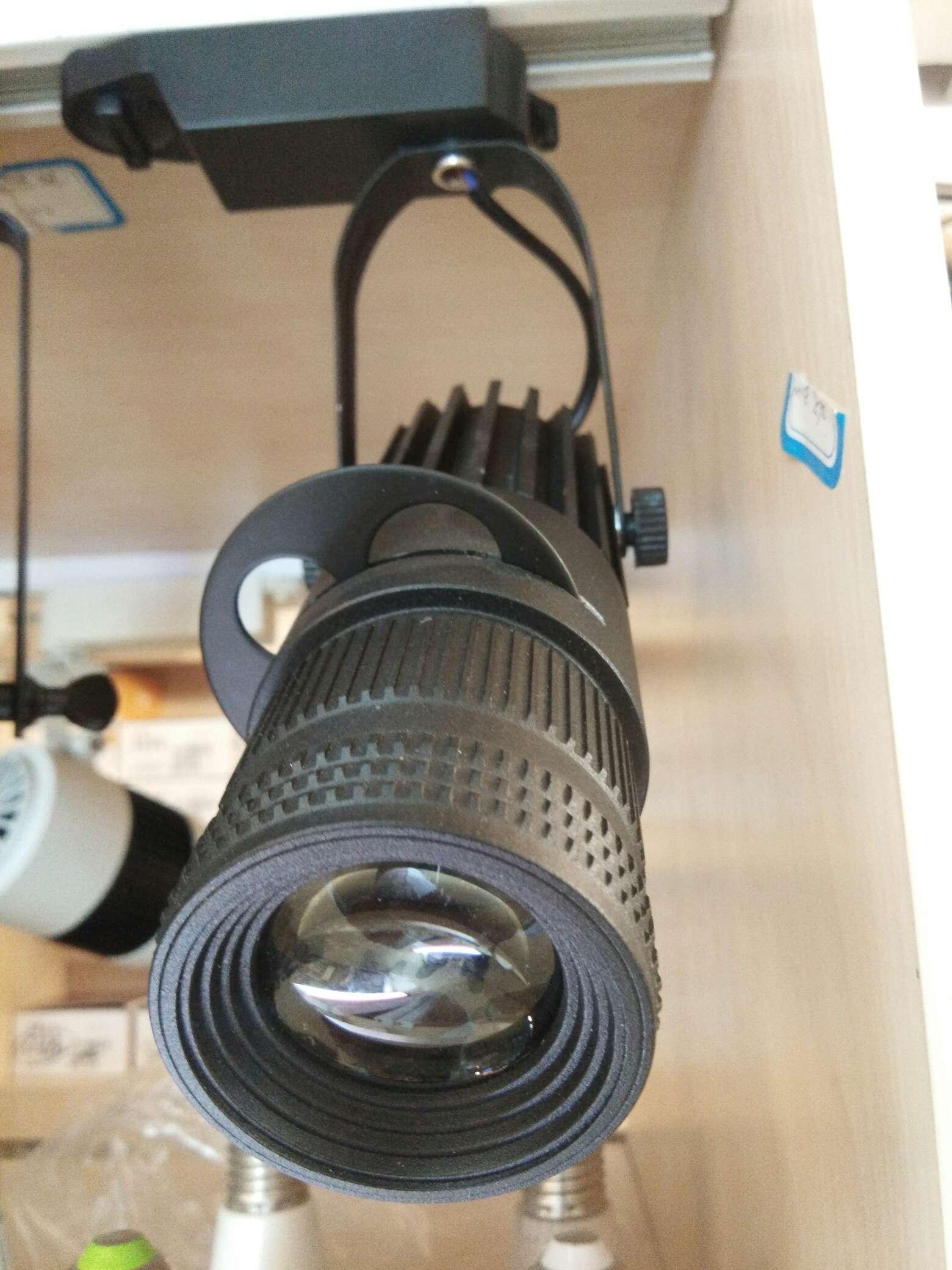 Focus on lighting, building materials, home decoration/lighting fixtures