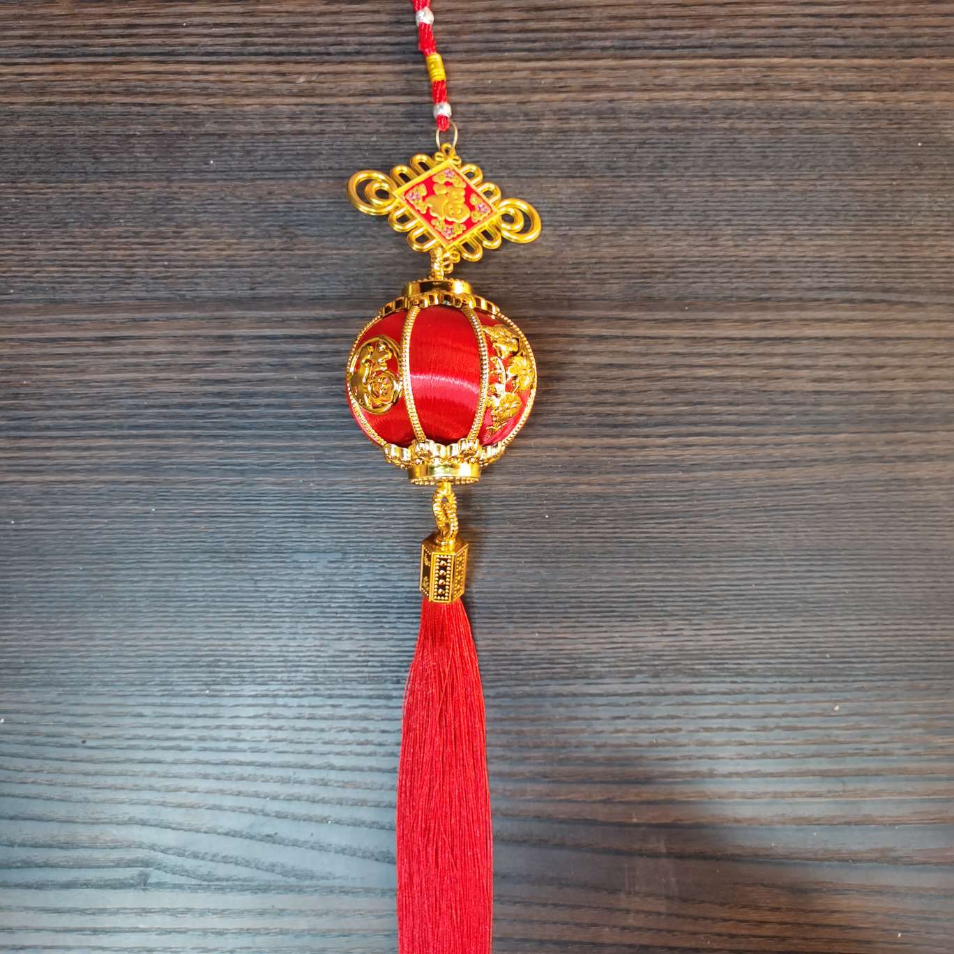 丝光灯笼流苏图