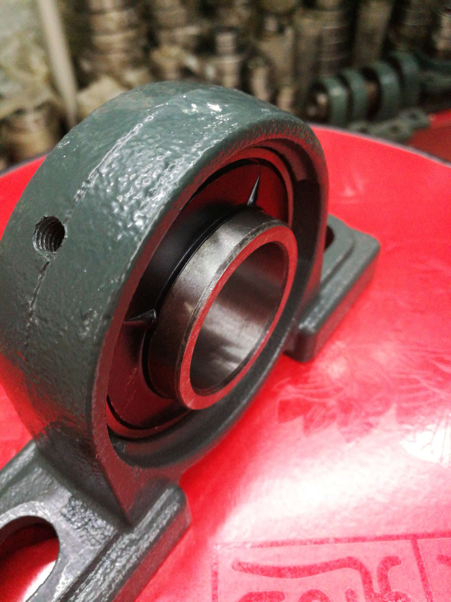 Structural features of UCP bearings