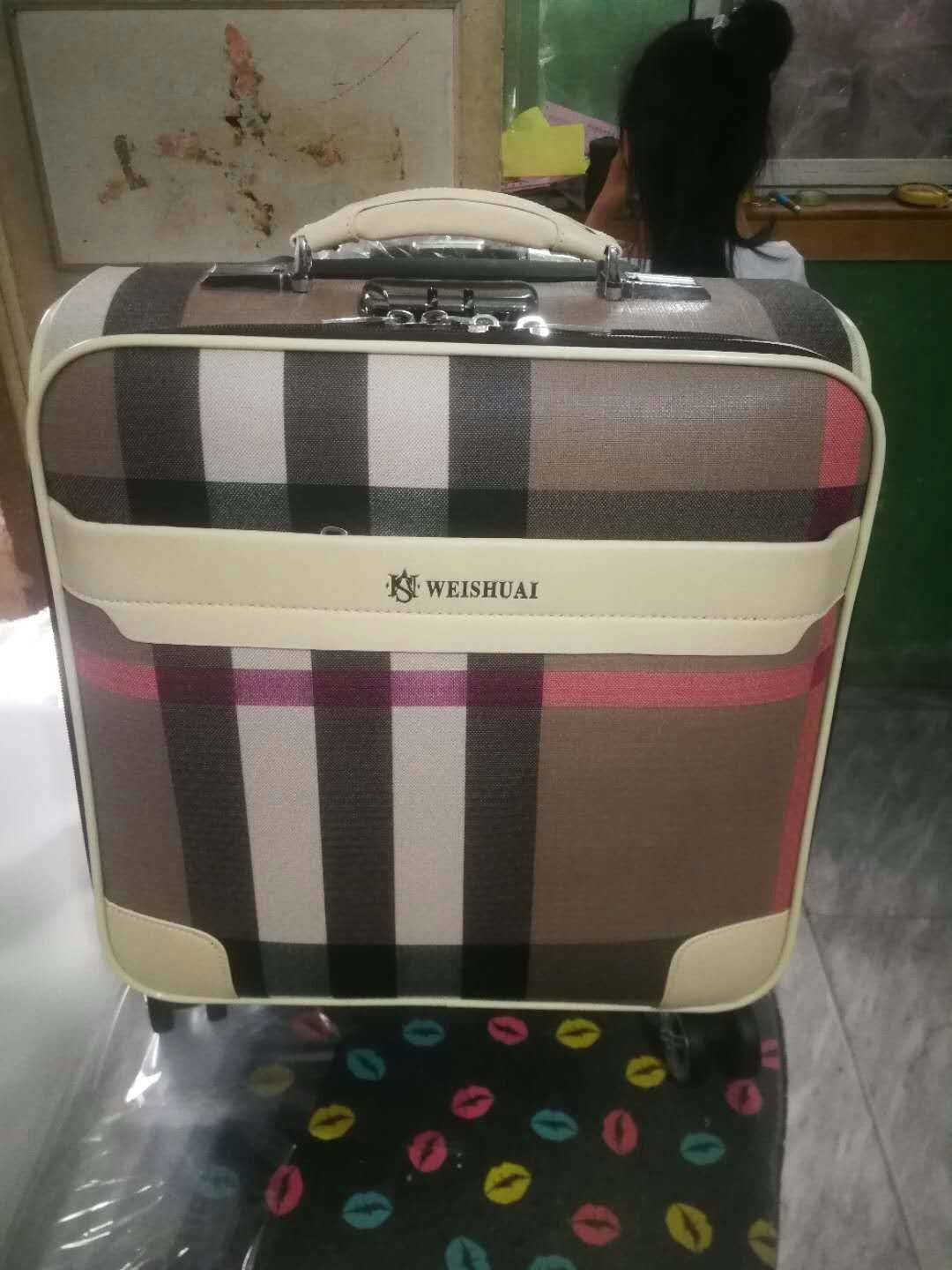 拉杆箱男登机箱行李箱密码箱皮革旅行箱万向轮商务登机箱白底实物图