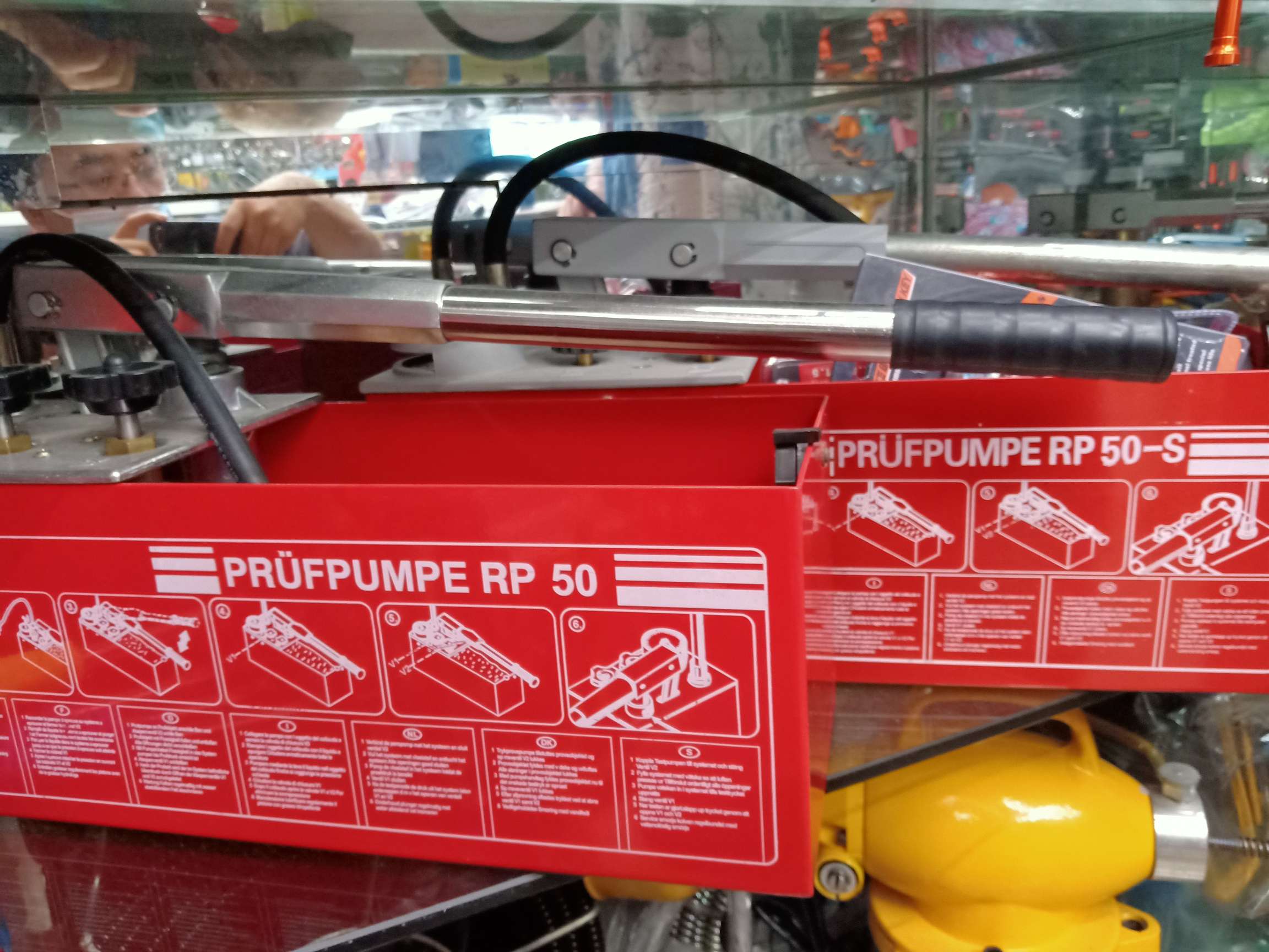 Pressure testing pump Specification image