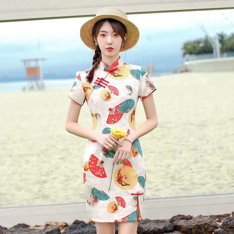 女旗袍产品图