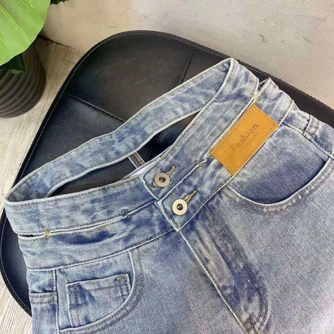 Dongdaemun, South Korea's Shaxin high-waisted two-button, waist-revealing, loose-fitting, irregular-shaped shorts and jeans are trendy for women details Picture