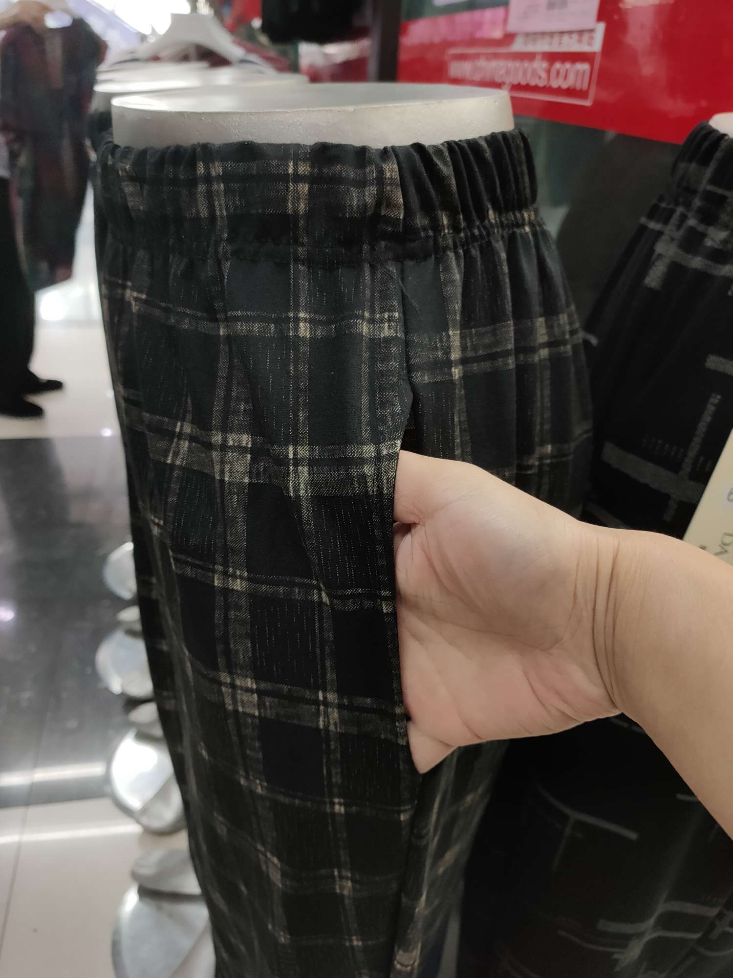 Cotton eight-inch pants details Picture