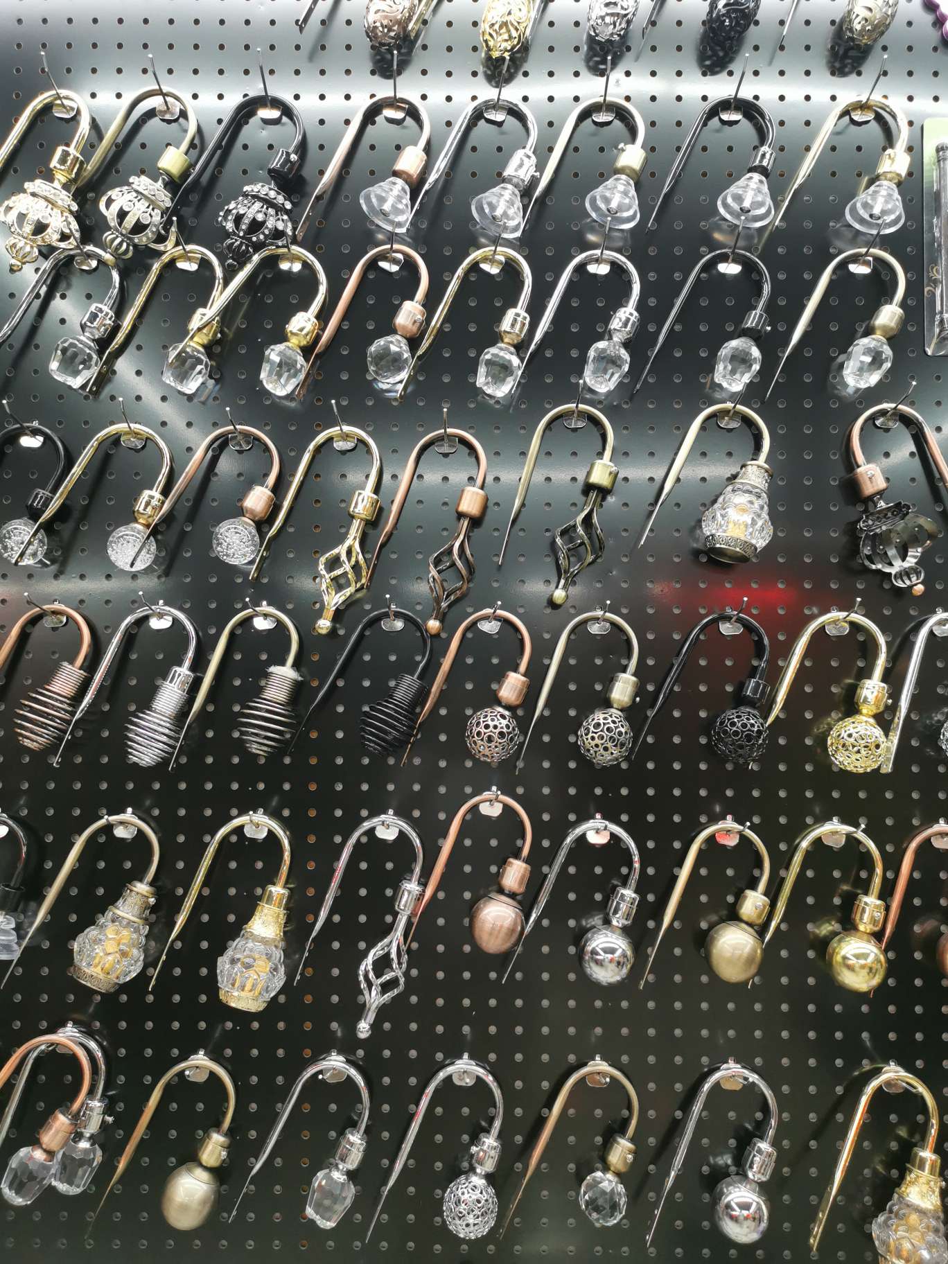 Curtain accessory hooks, engraved rods, telescopic rods