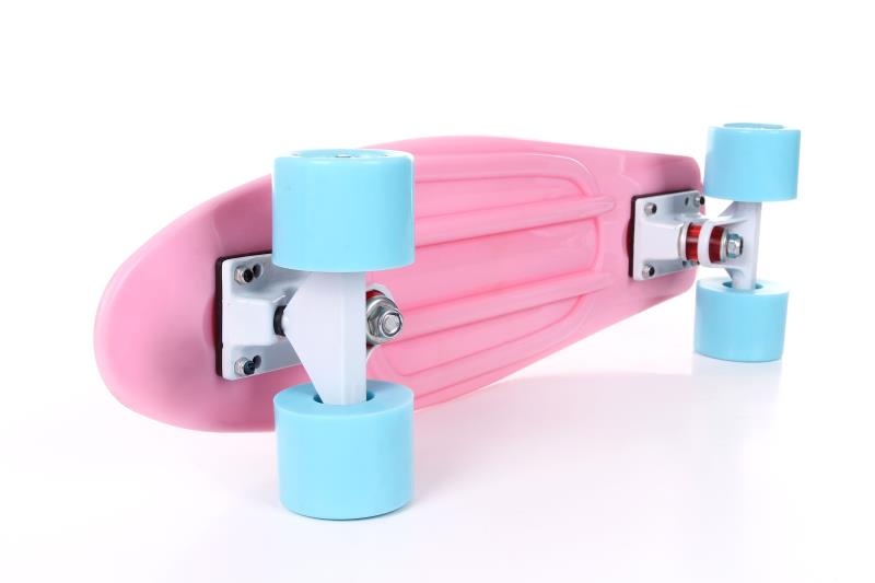 Children's outdoor sports plastic skateboards, four-wheel skateboards, fish boards, flashing wheels with lights Application Scenario