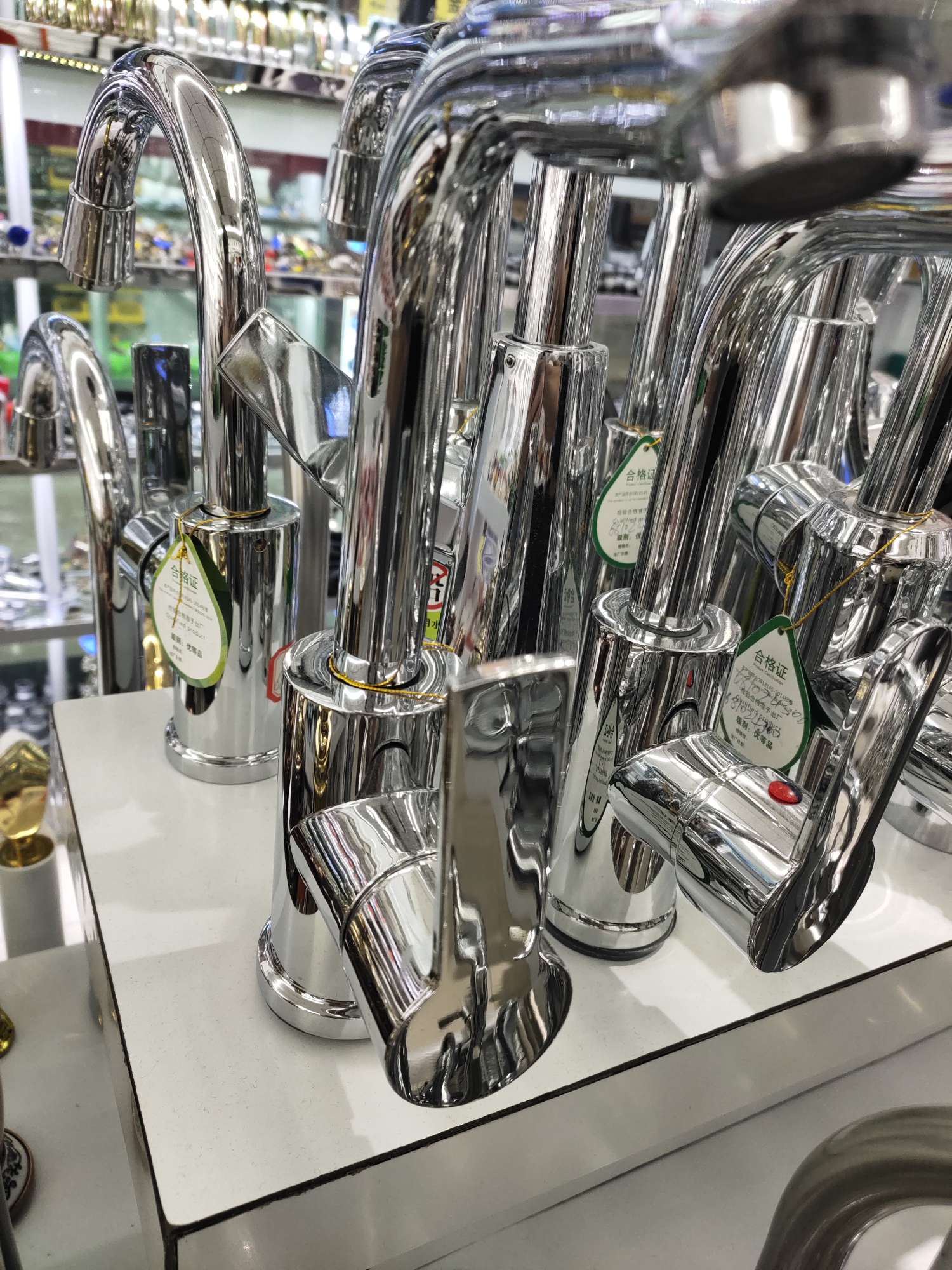 Kitchen Hot And Cold Faucet full figure