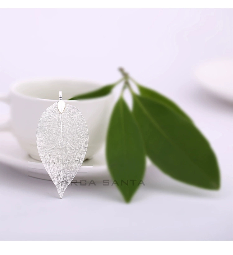 A niche natural genuine leaf necklace undefined