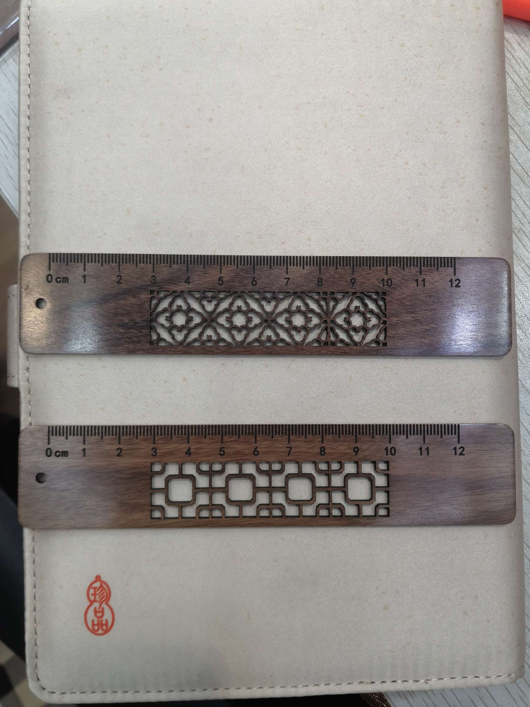 Classical bookmark scale (African acid Branch) thumbnail