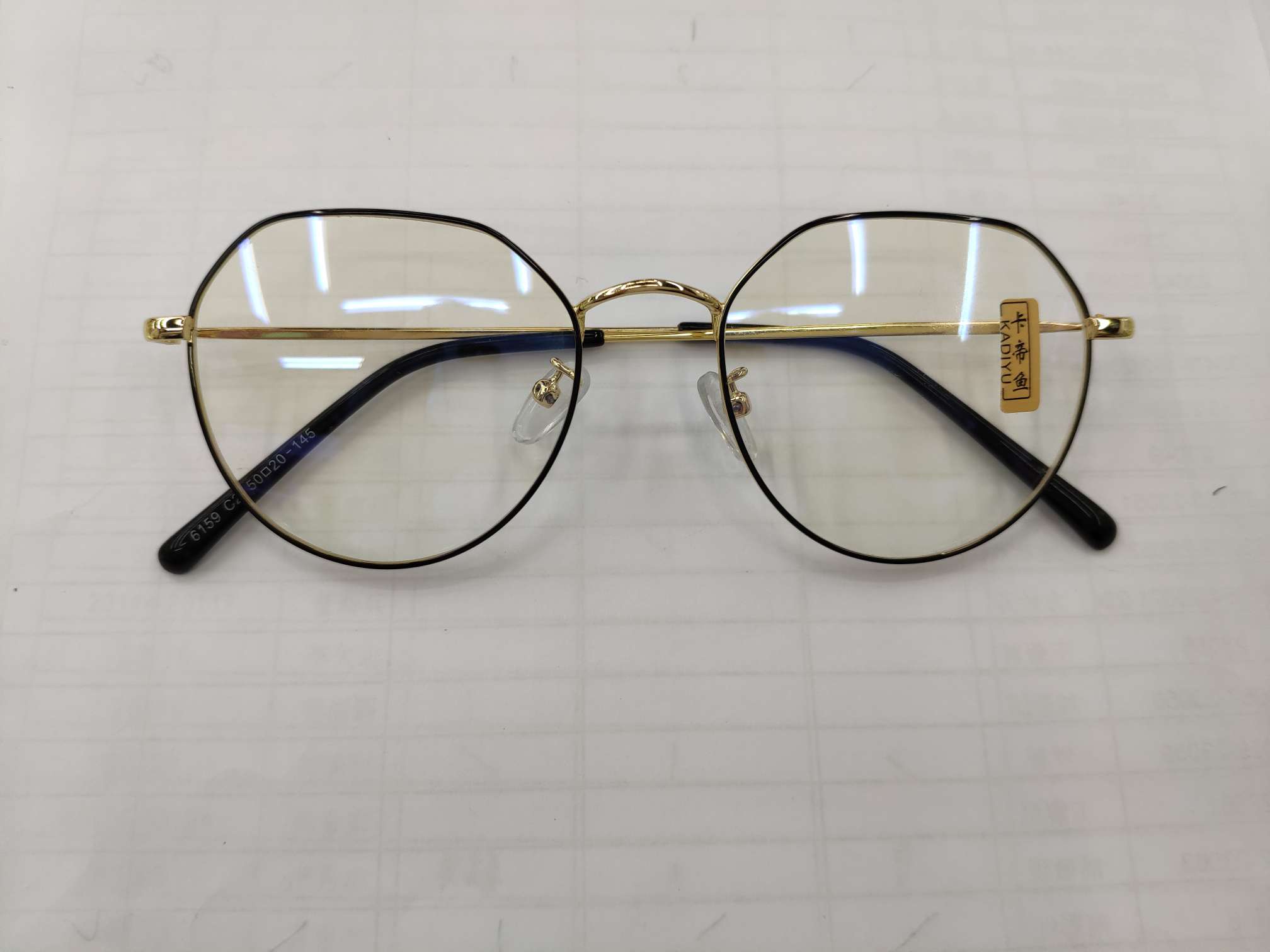 多边形黑金细边眼镜架