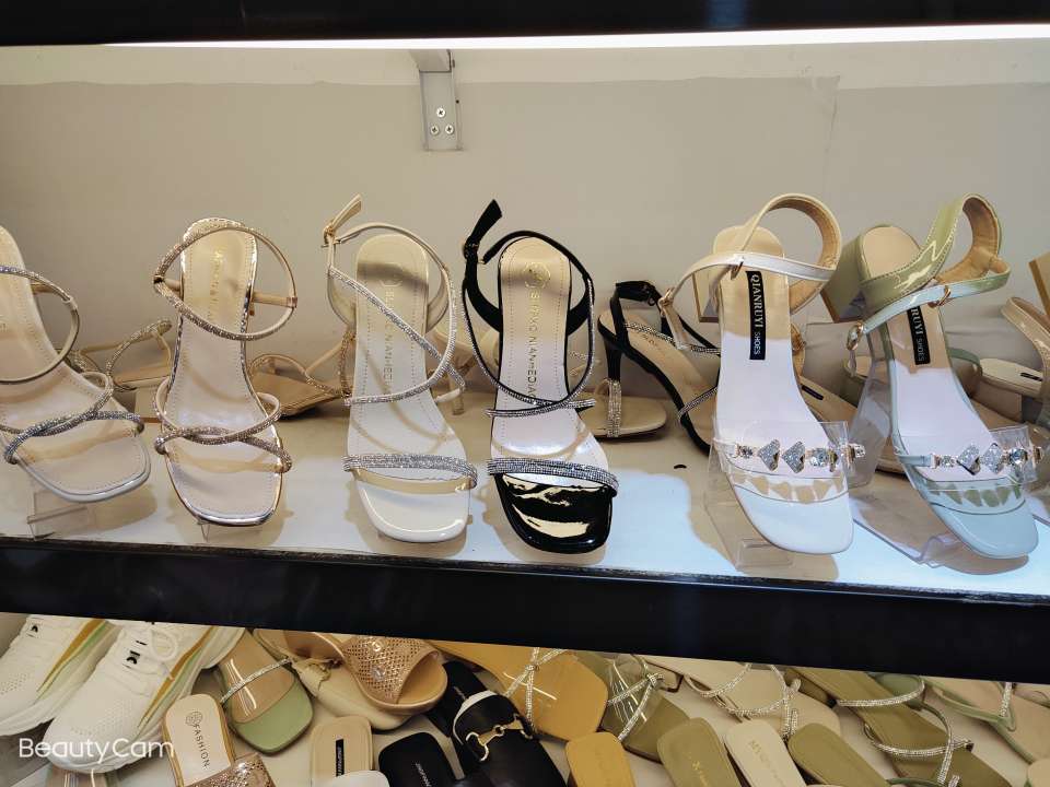 Best-selling thin-strap sandals, fashionable women's sandals, high-heeled sandals
