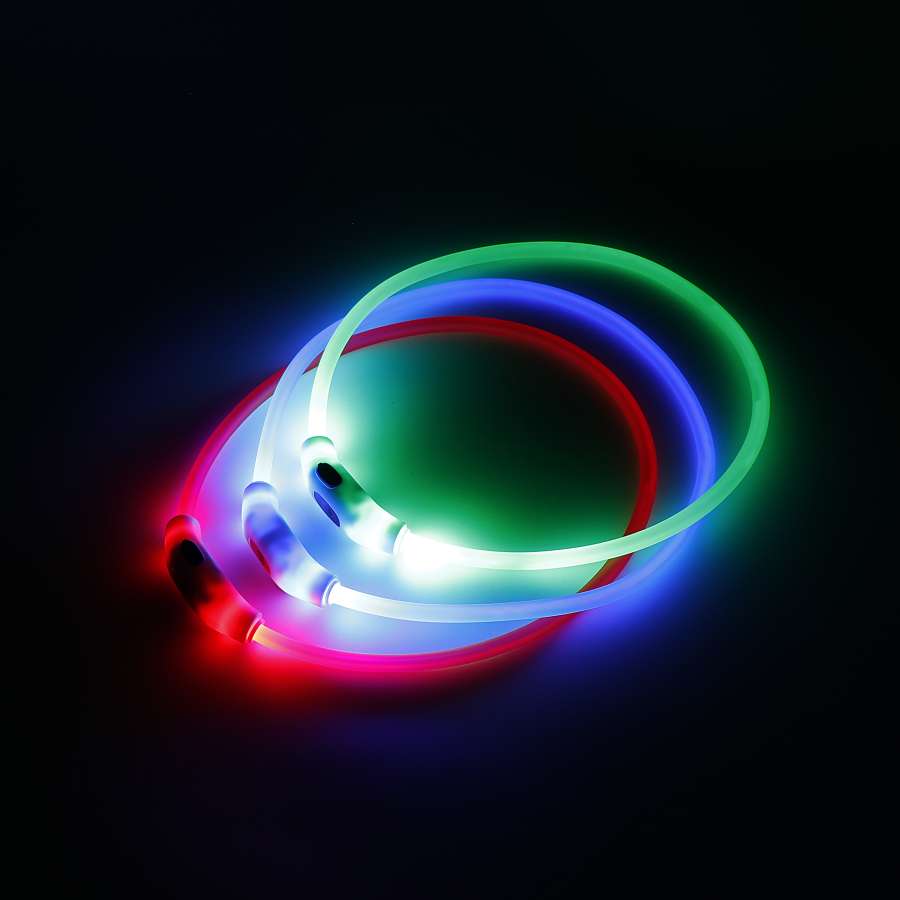 智能发光项圈/宠物用品项圈/宠物智能发光白底实物图