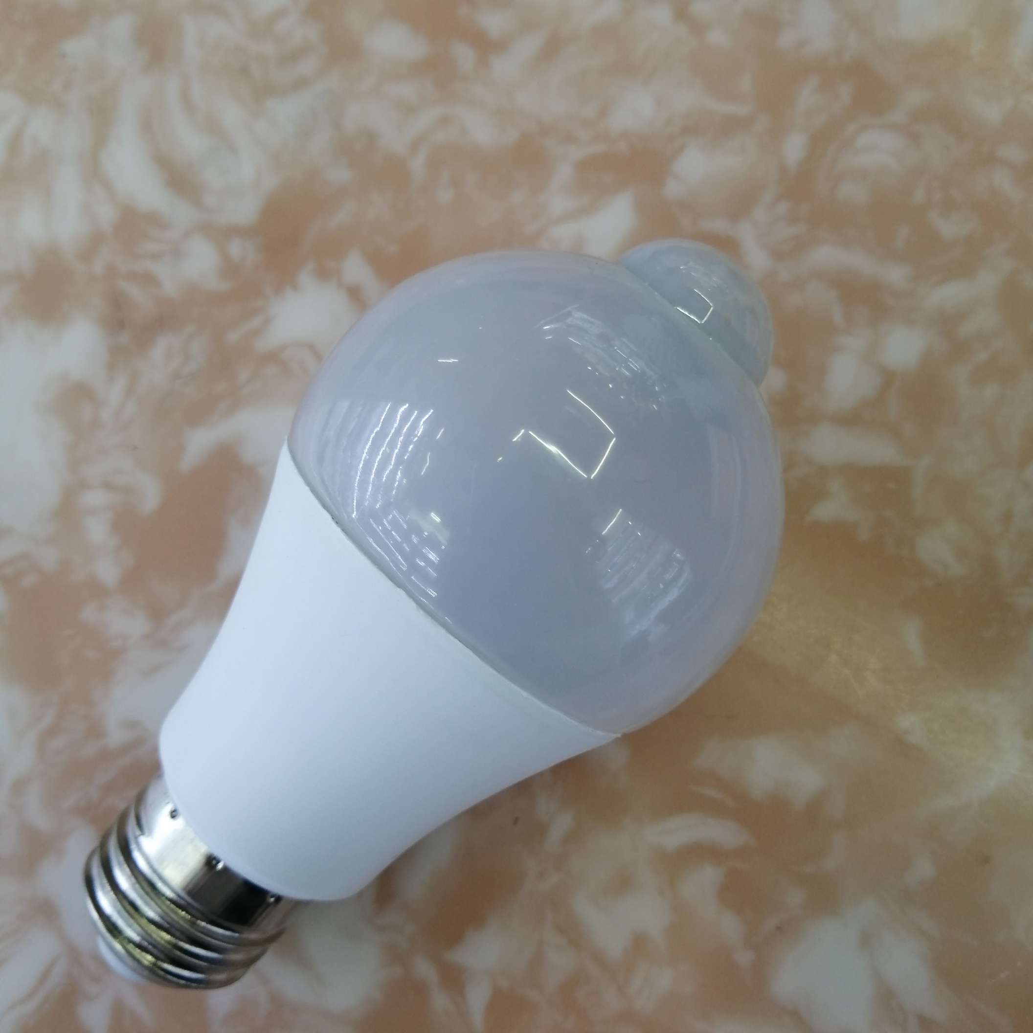 人体感应灯  LED灯