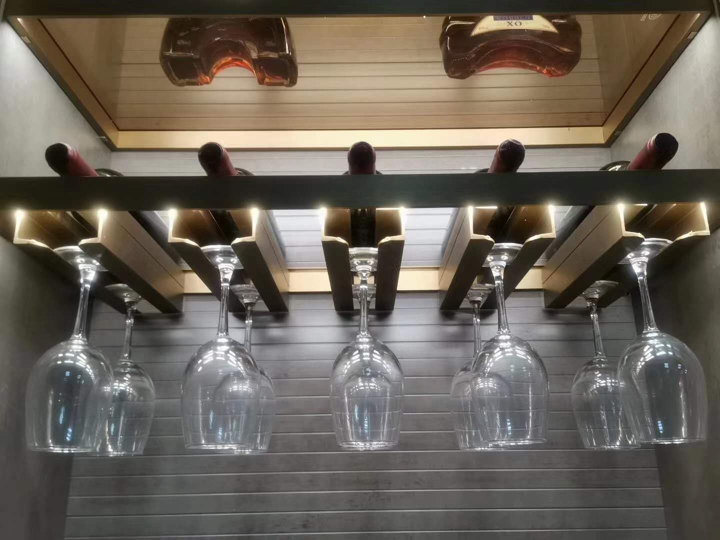 Isha Bella's all-aluminum home custom kitchen cabinets, wardrobes, wine cabinets, bathroom cabinets, shoe cabinets, bookcase shelves, decorative cabinets, wine cellars, sideboards and TV cabinets are modern, simple, fashionable and light luxury undefined