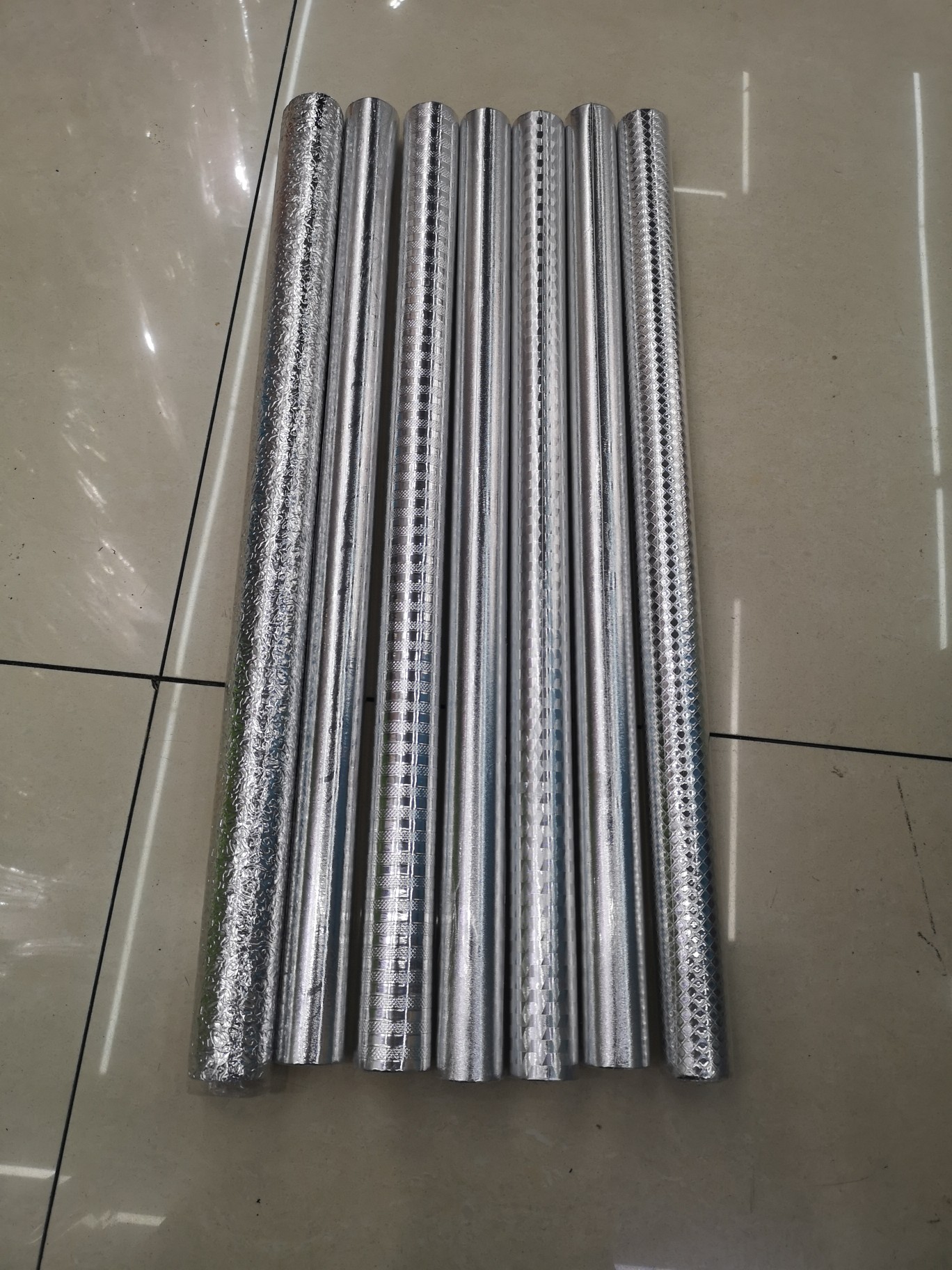 厂家直销厨房耐高温油烟贴60cm*200cm厂家直销新款家用多功能高档墙纸家居墙纸