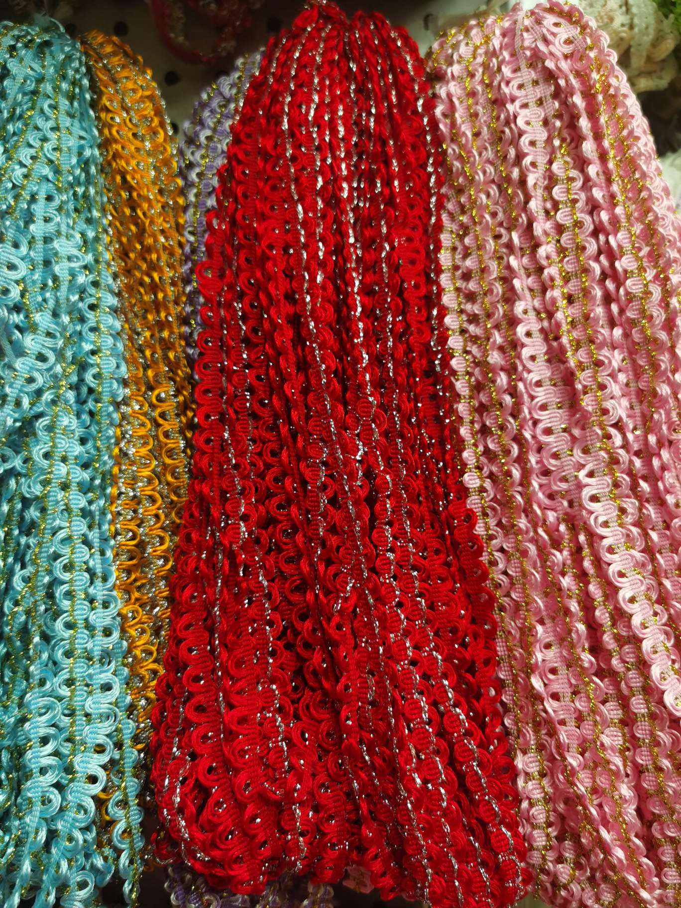 Pay attention to DIY lace trim accessories