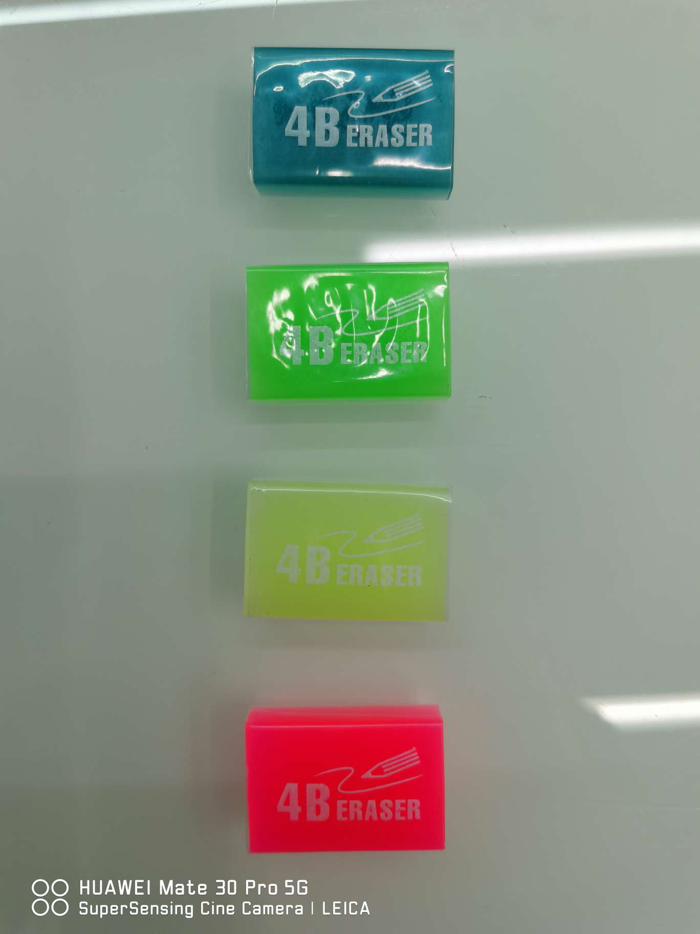 Transparent jelly erasers, 48 pieces per box, 30 boxes per piece Specification image