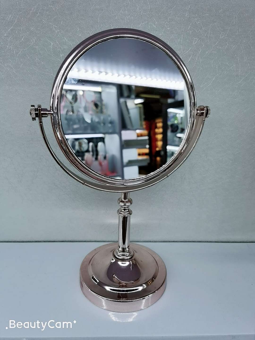 diy装饰工艺品摆件高清化妆镜子台式简易梳妆镜子圆形公主镜 折叠便携卫生间镜子图