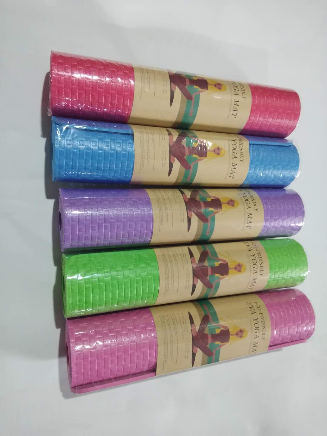 瑜伽垫白底实物图