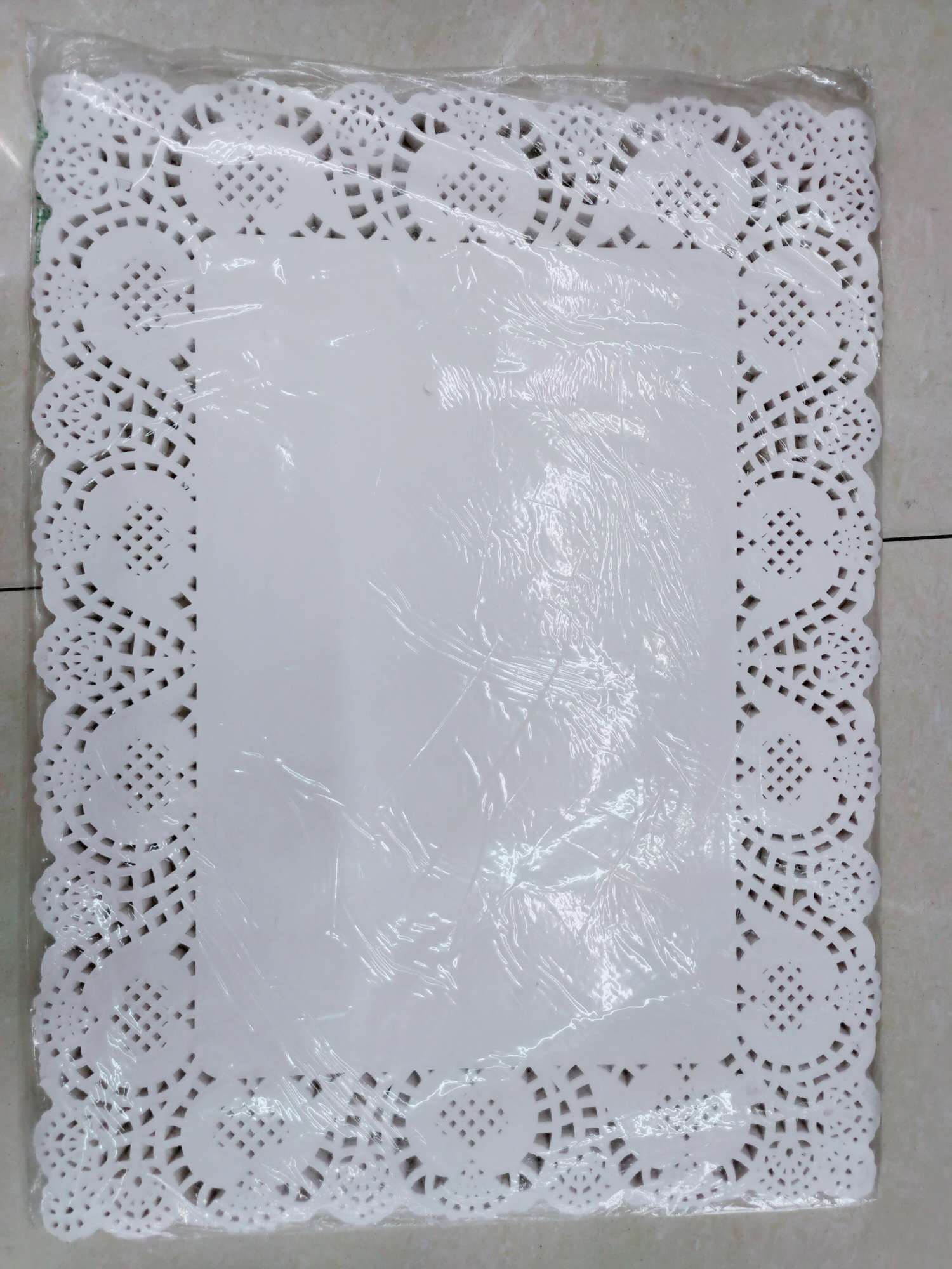 Hotel Supplies Oil Absorbent Paper, Oil Resistant Hollow Flower Base Paper, Disposable White Paper Placemat, Rectangular Apple Flower Paper Pad, Fried Food Paper, Baking Cake Paper, White Cake Cup, Barbecue Paper Holder Specification drawing