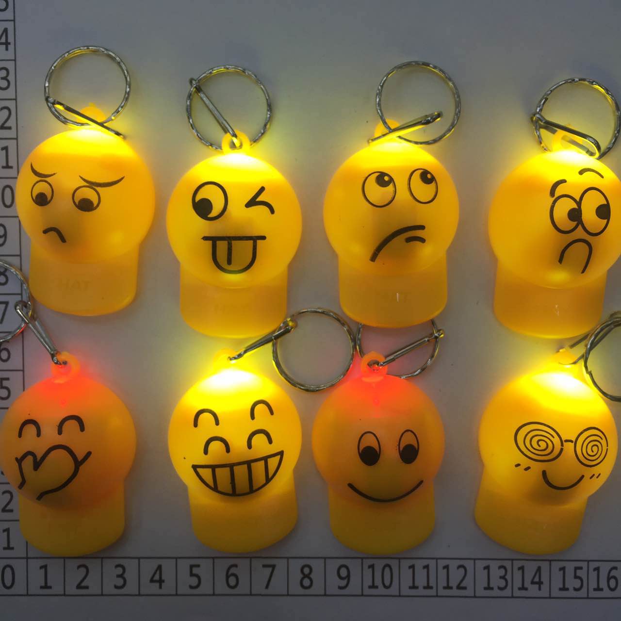 电筒玩具细节图