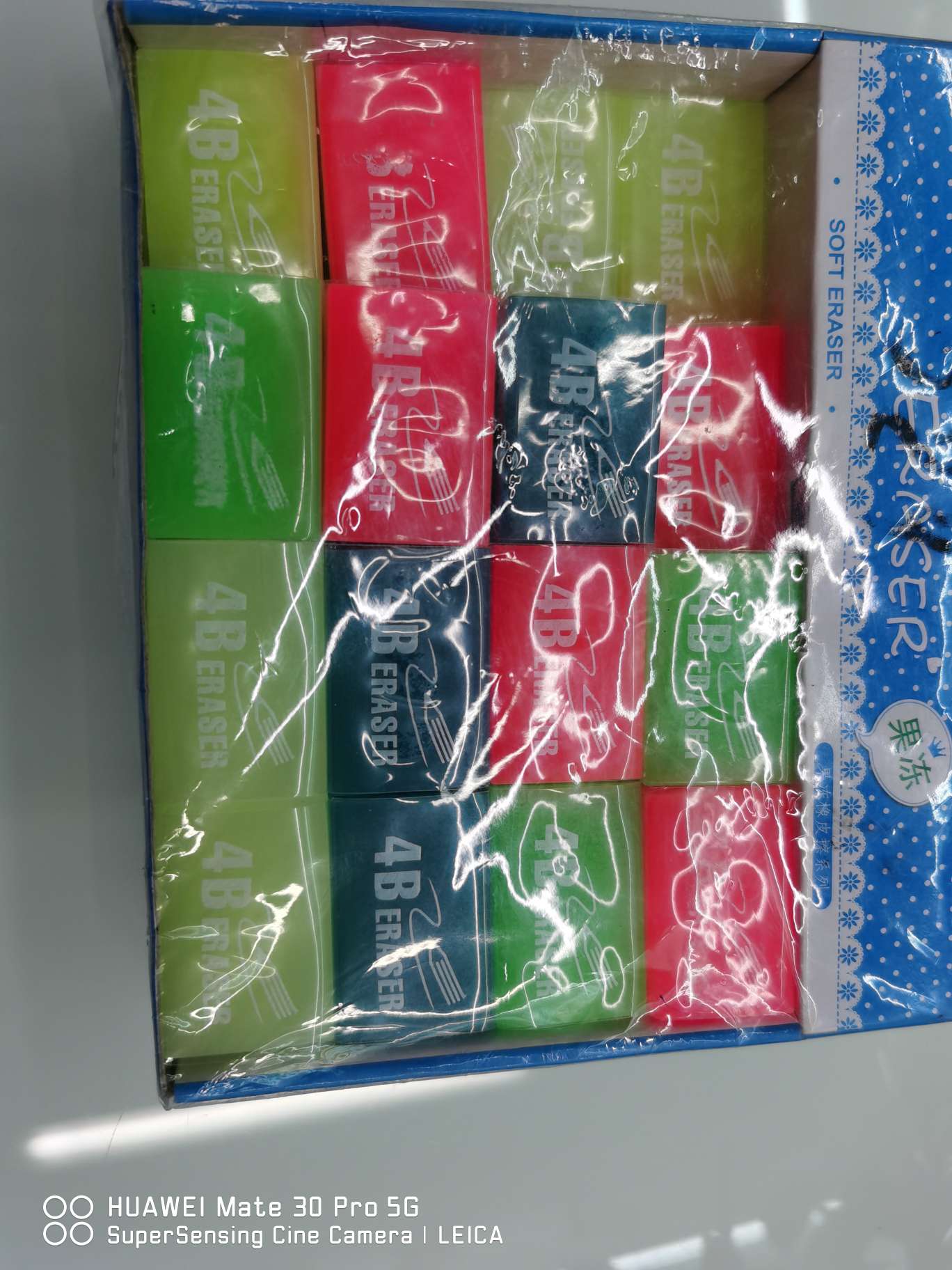 Transparent jelly erasers, 48 pieces per box, 30 boxes per piece undefined