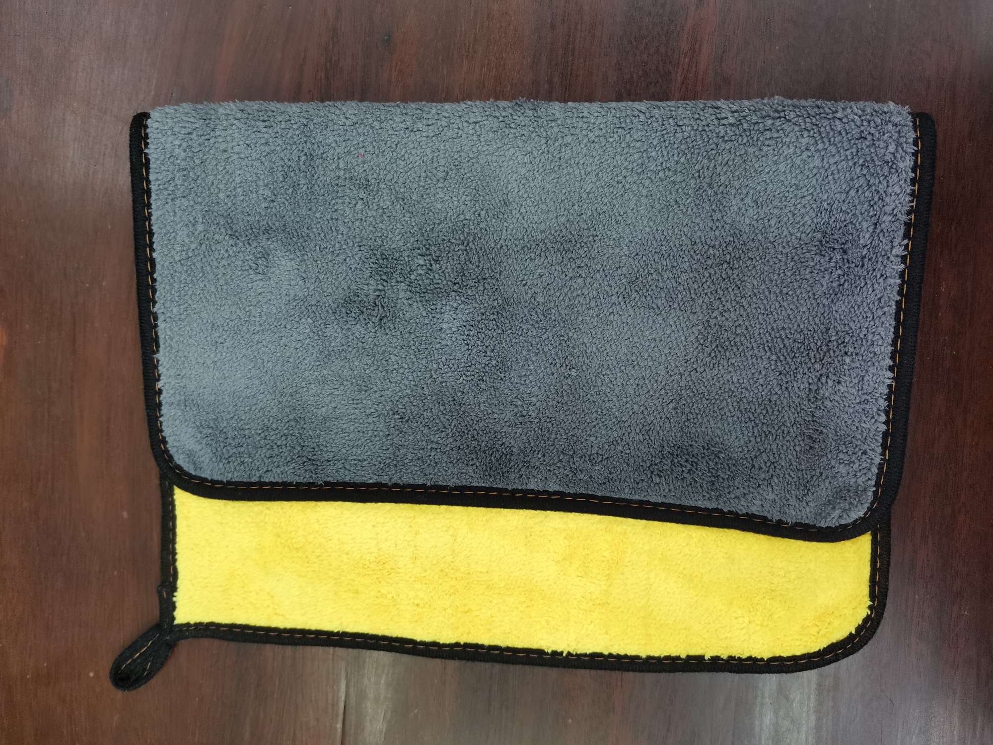 Car towel, car cleaning cloth, water-absorbing and non-shedding, special water-absorbing cleaning cloth for car glass, household edge wrapping 30x30 Specification image
