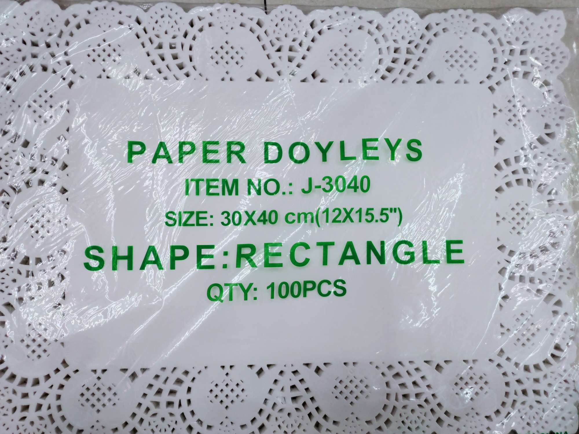 Hotel Supplies Oil Absorbent Paper, Oil Resistant Hollow Flower Base Paper, Disposable White Paper Placemat, Rectangular Apple Flower Paper Pad, Fried Food Paper, Baking Cake Paper, White Cake Cup, Barbecue Paper Holder details Picture