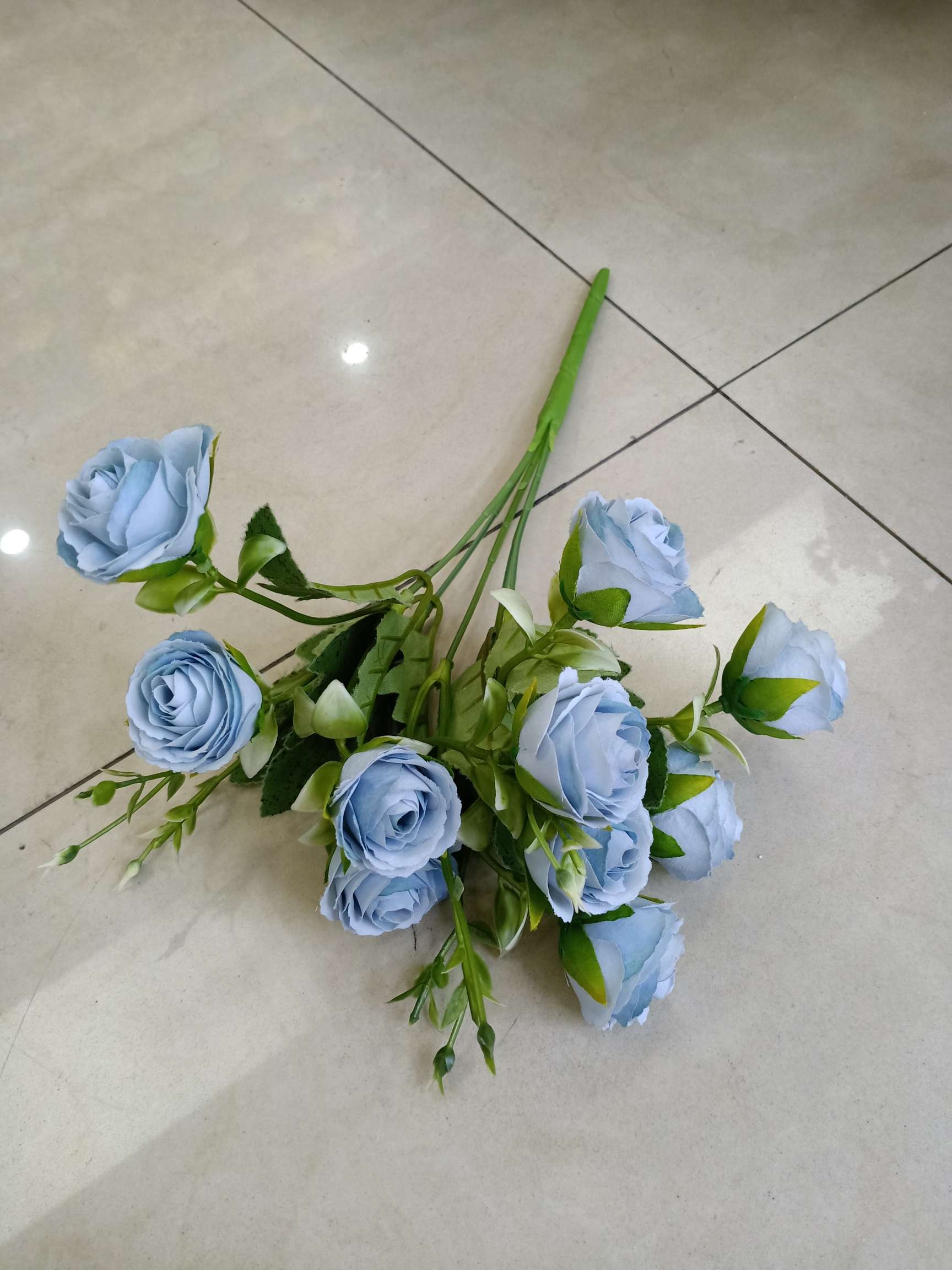 Lili artificial Flower 5-prong 10-head pastoral auspicious bud wall cabinet decoration, wedding decoration undefined